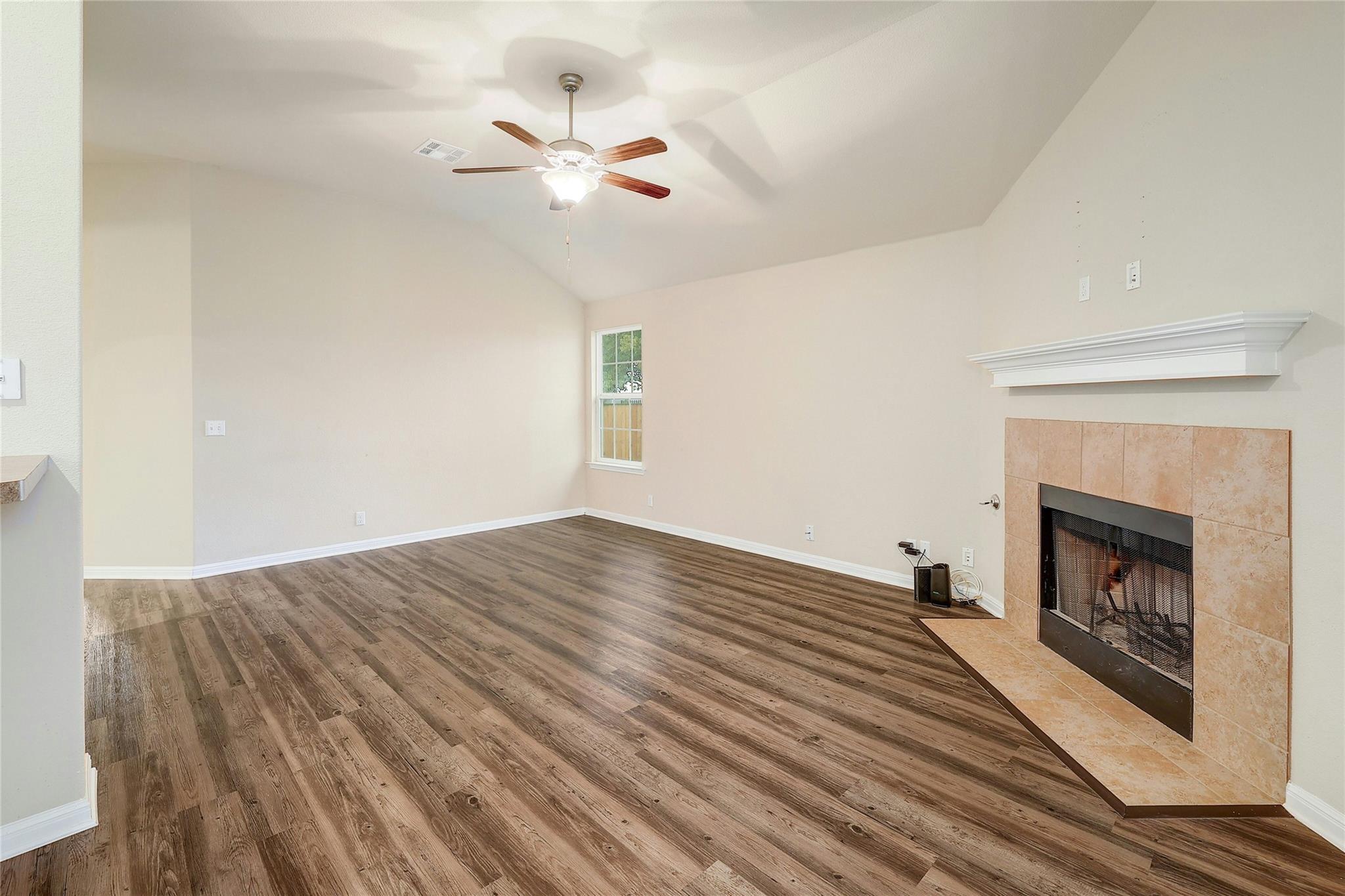 18825 Golden Eagle Way Property Photo 5