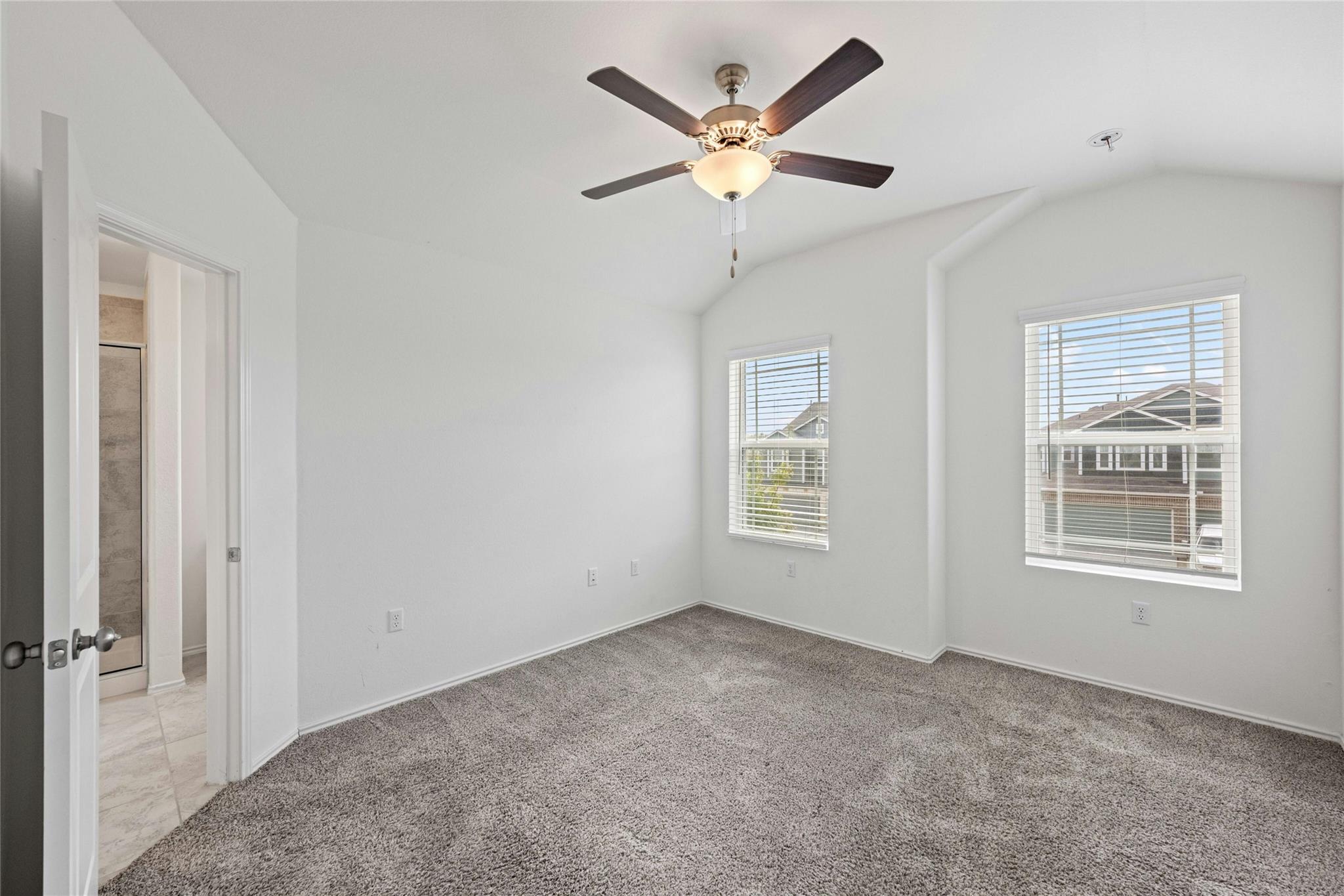 15216 Spruce Frost Cv #b Property Photo 11