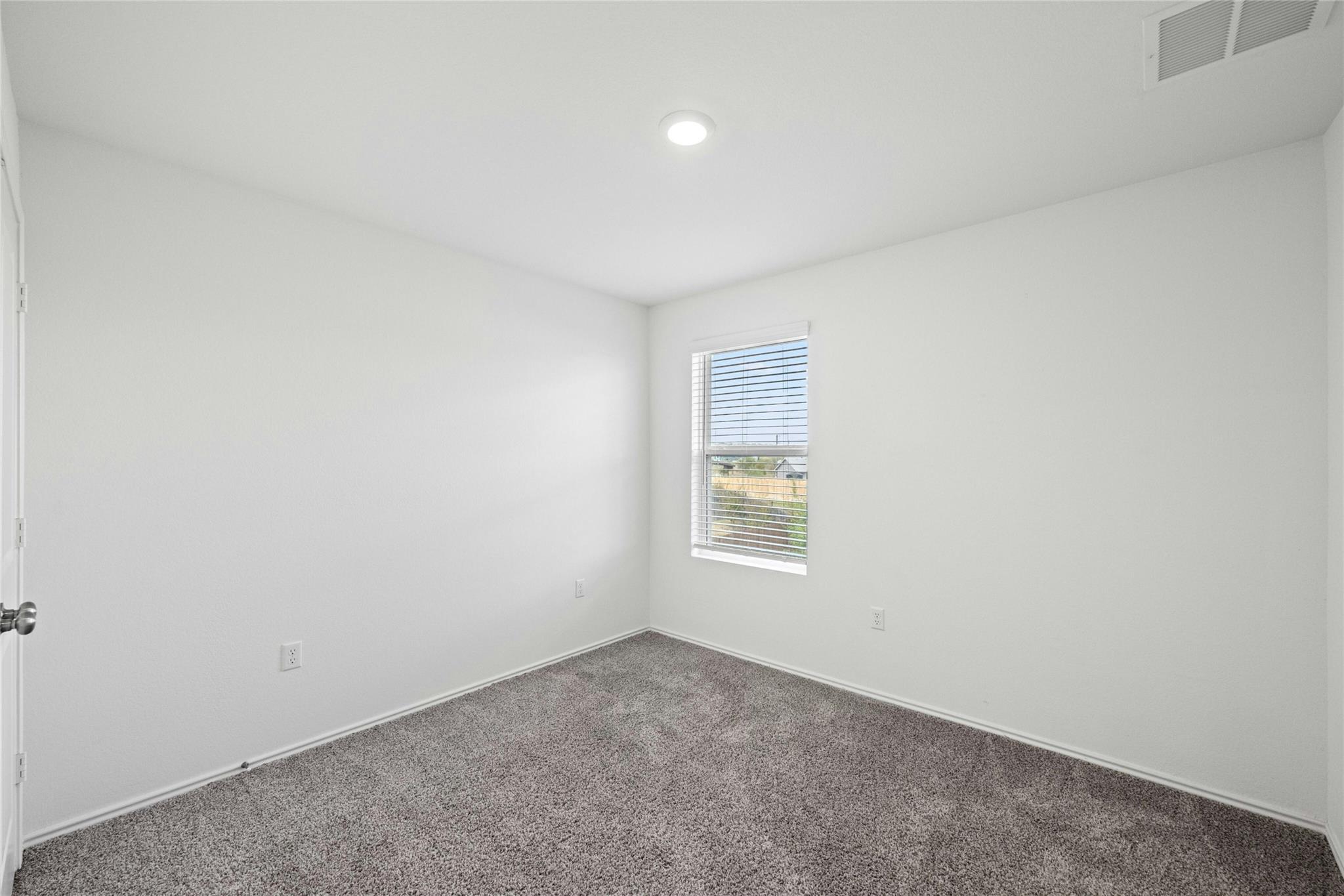 15216 Spruce Frost Cv #b Property Photo 15