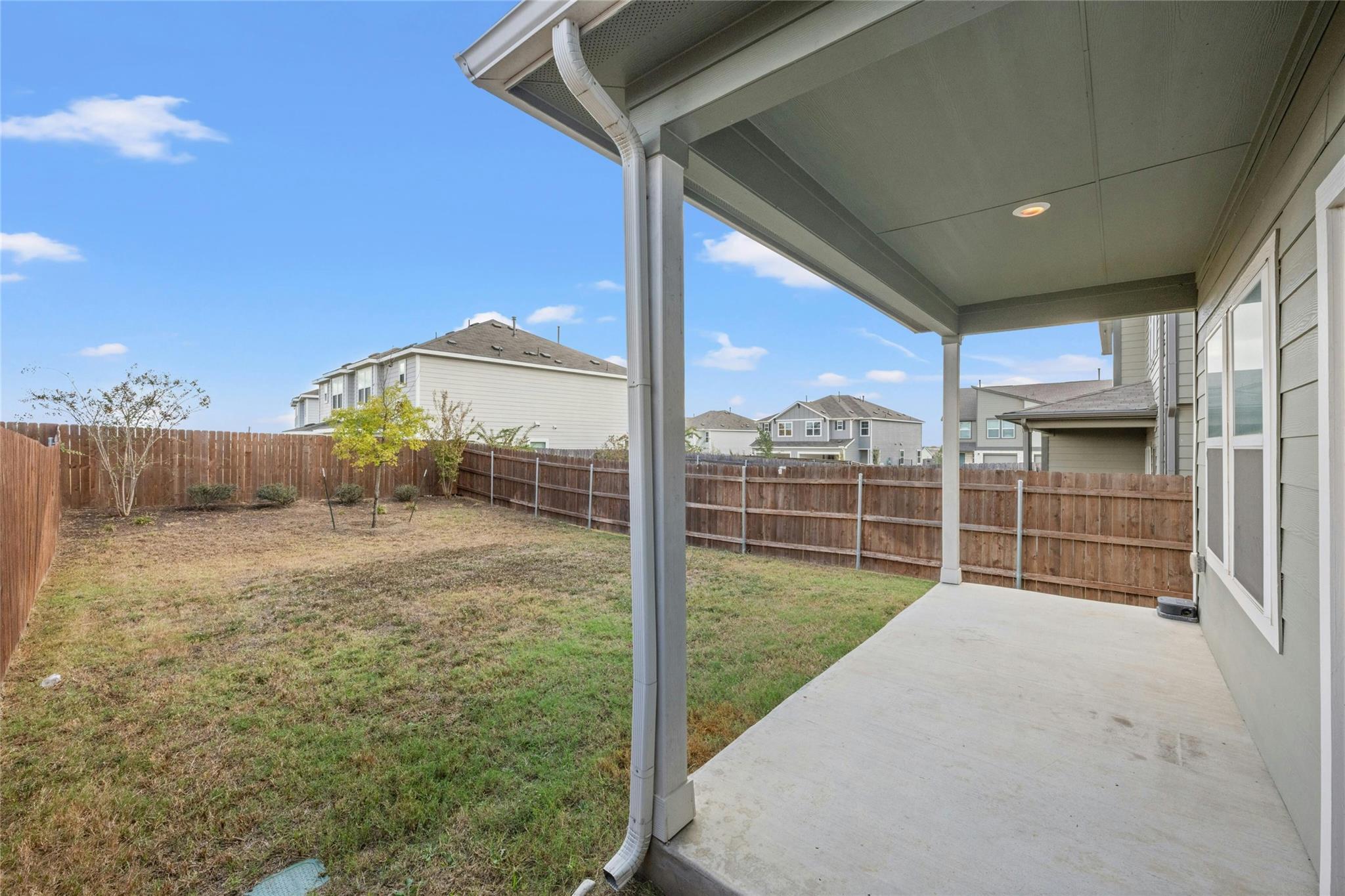 15216 Spruce Frost Cv #b Property Photo 21