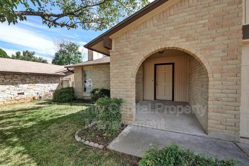 12101 Grey Fawn Path Property Photo 5