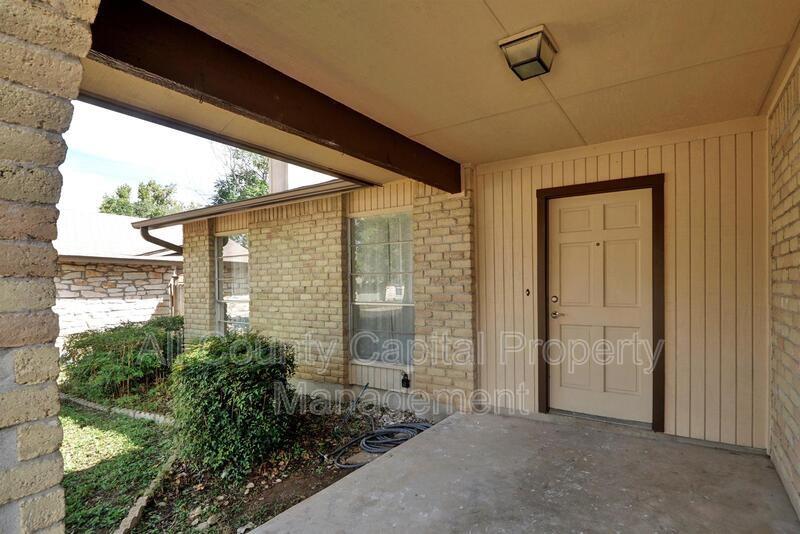 12101 Grey Fawn Path Property Photo 6