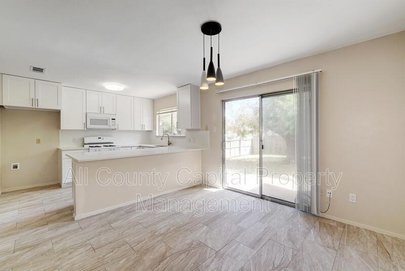 12101 Grey Fawn Path Property Photo 10