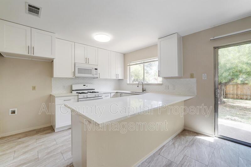 12101 Grey Fawn Path Property Photo 12