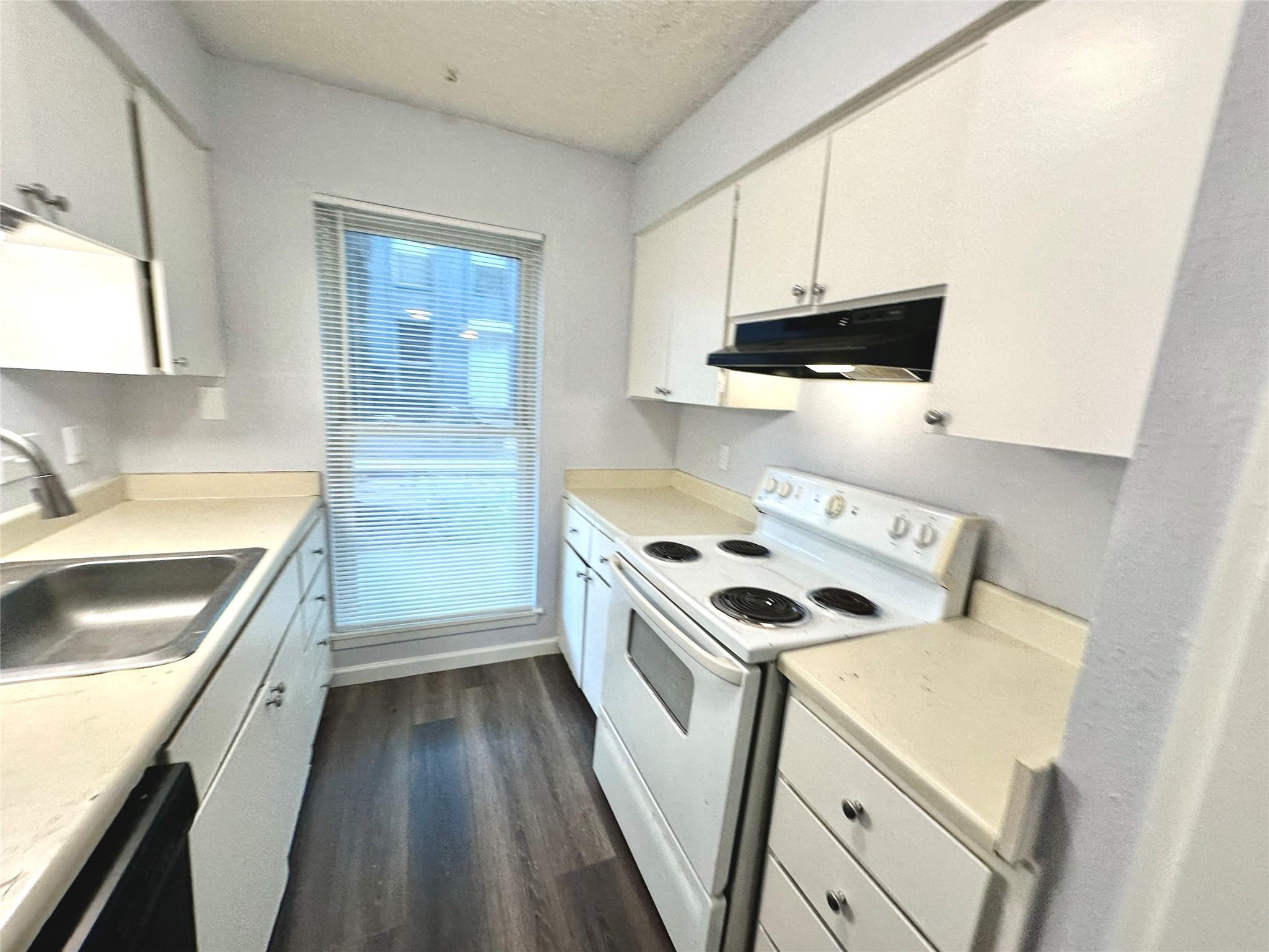 3822 Southway Dr #102 Property Photo 9