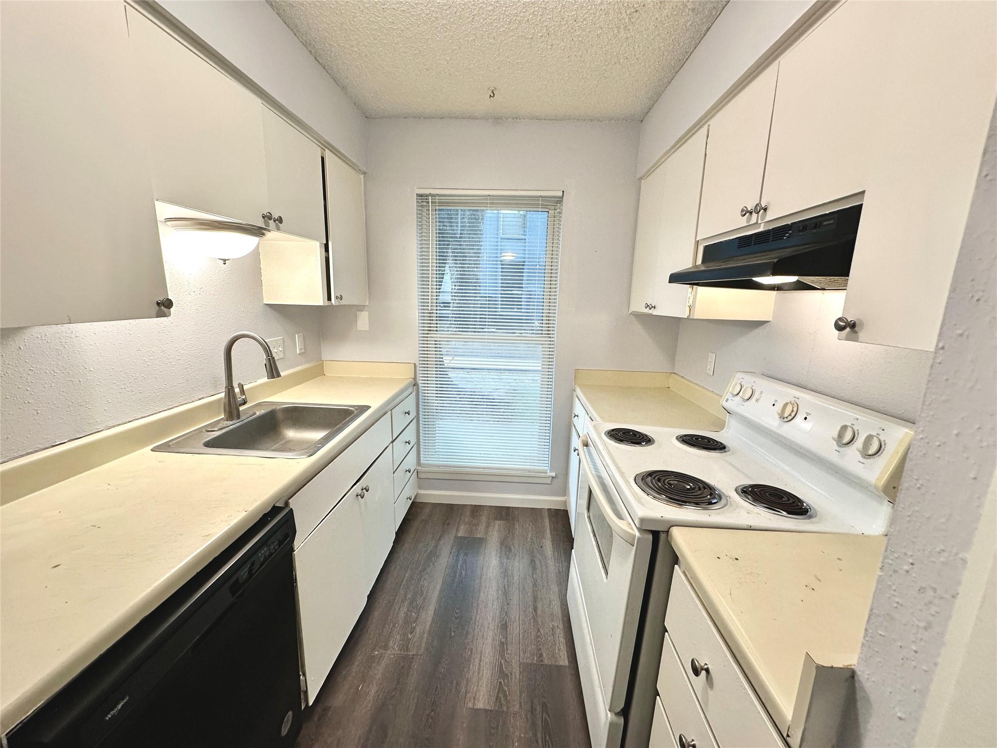 3822 Southway Dr #102 Property Photo 10