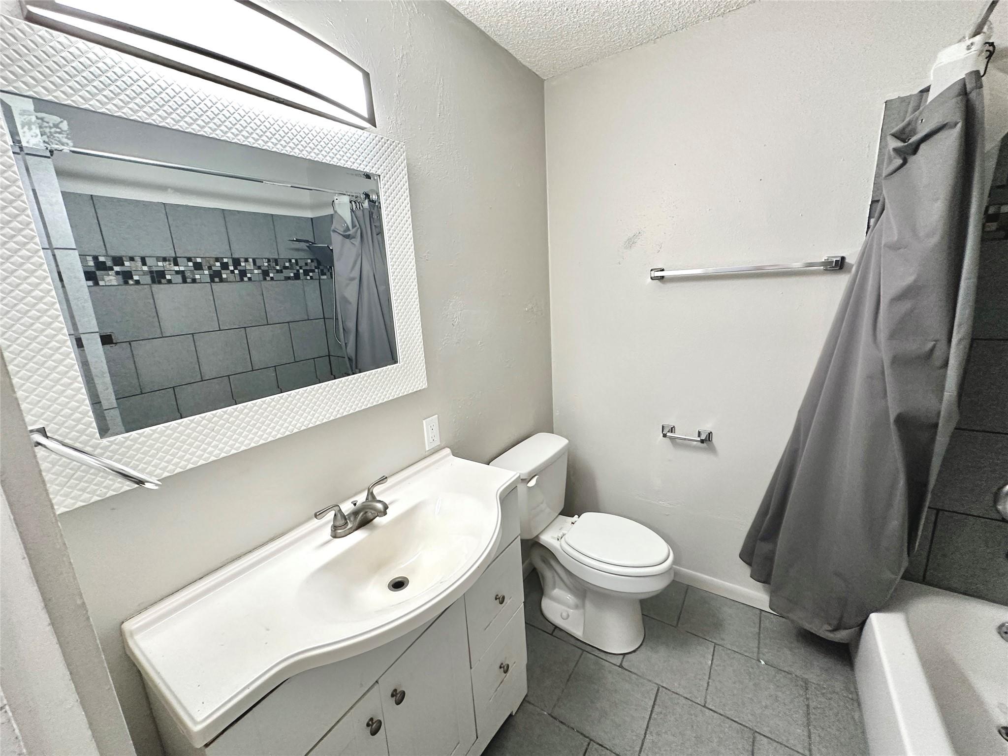 3822 Southway Dr #102 Property Photo 27