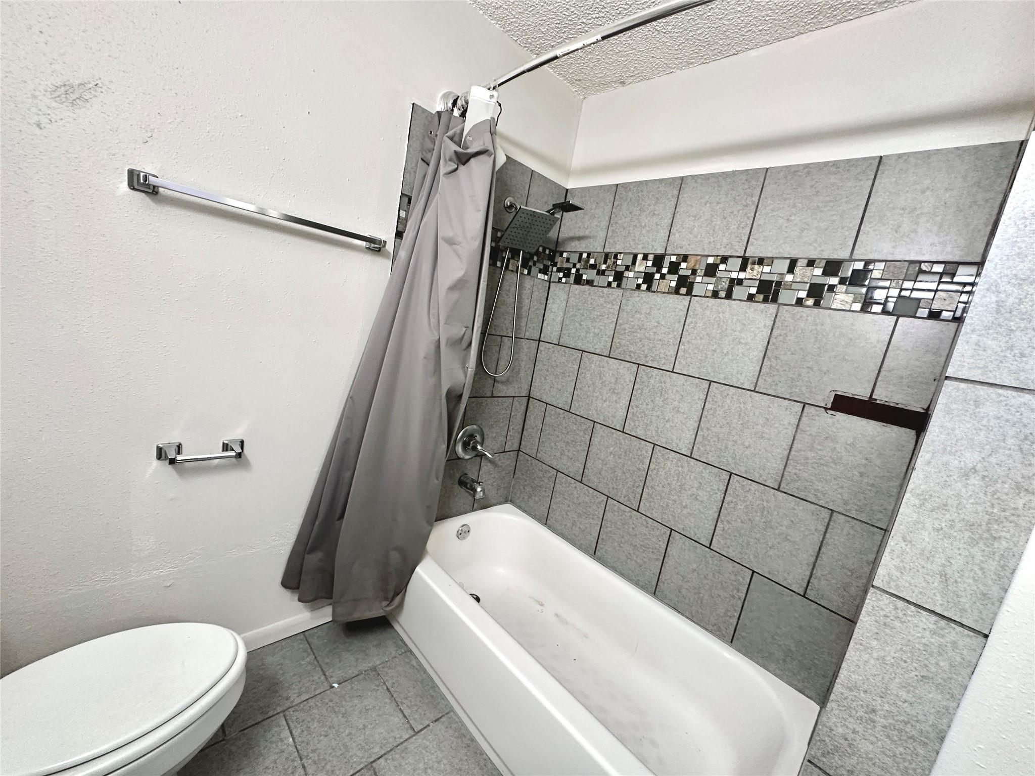 3822 Southway Dr #102 Property Photo 28