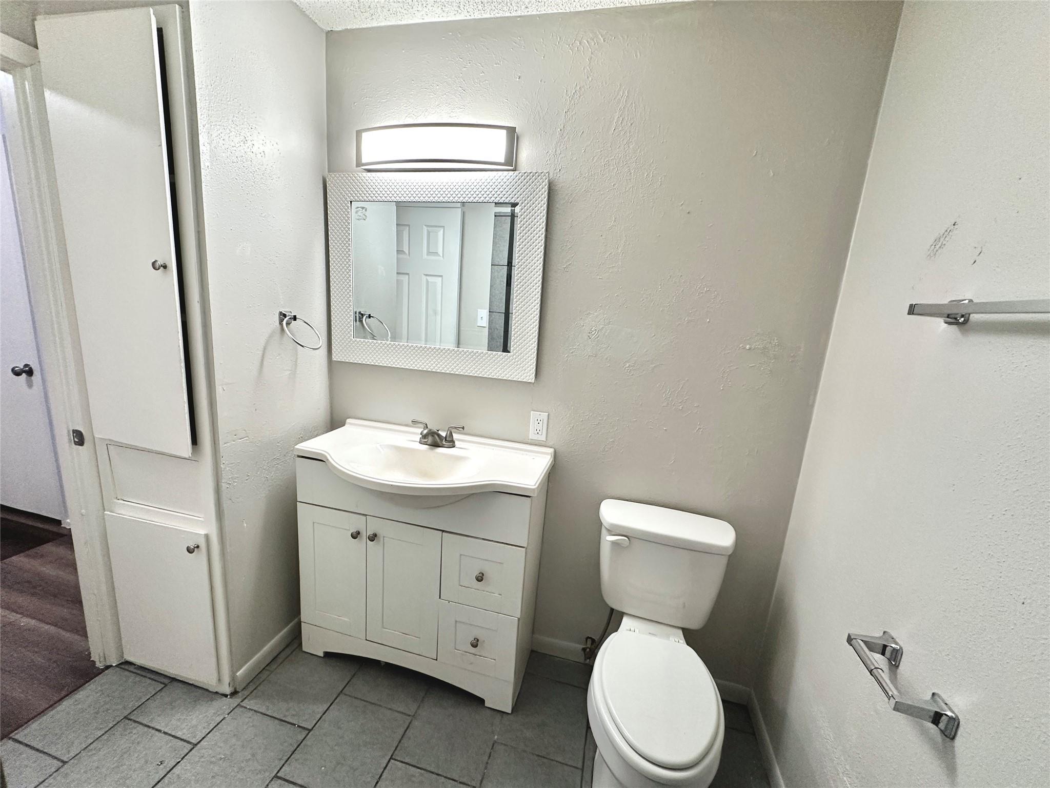 3822 Southway Dr #102 Property Photo 29