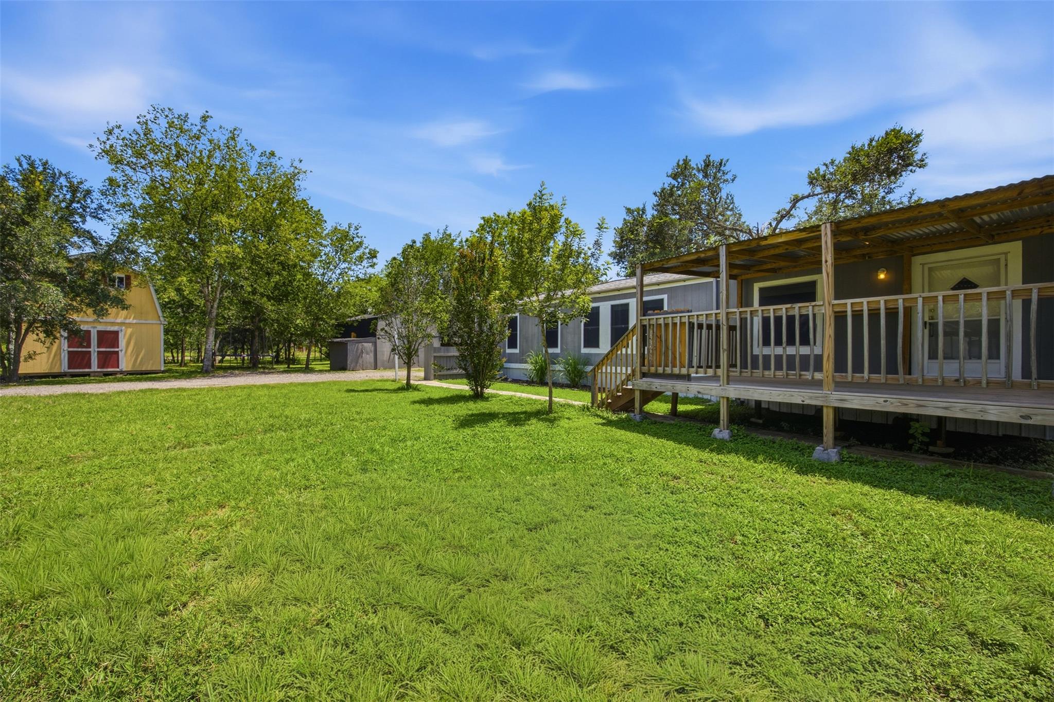 135 Side Saddle Dr Property Photo 1
