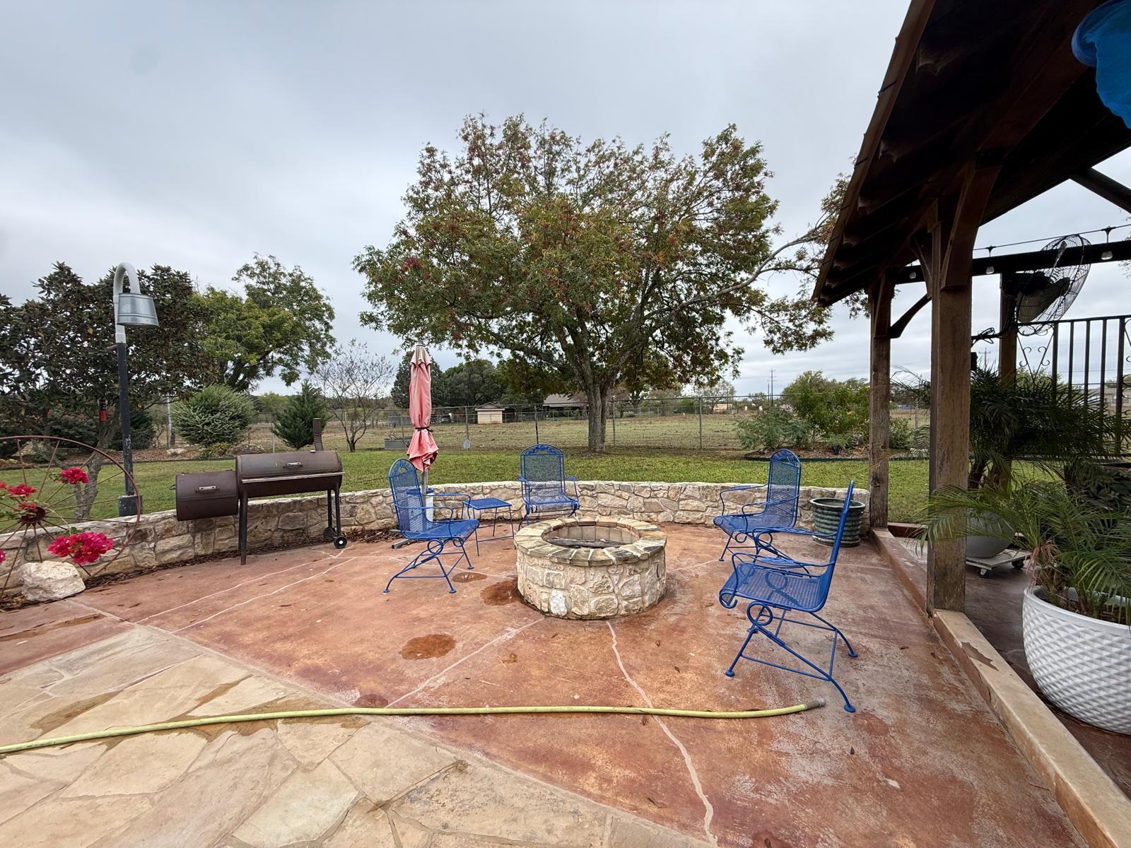 2425 Quail Foot St Property Photo 14