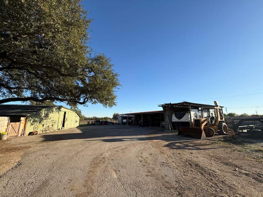 2425 Quail Foot St Property Photo 20