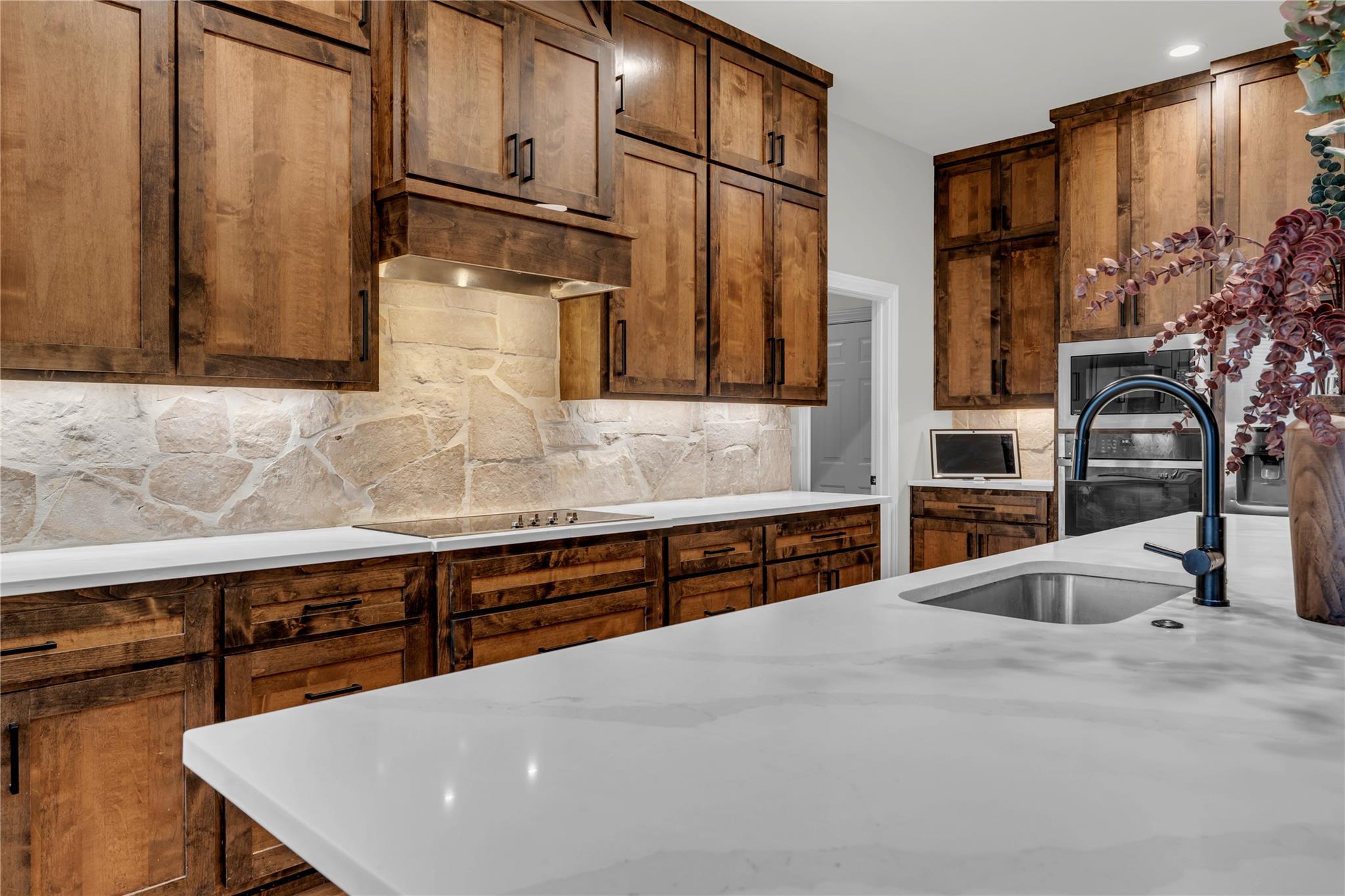 111 Natalies Pt Property Photo 4