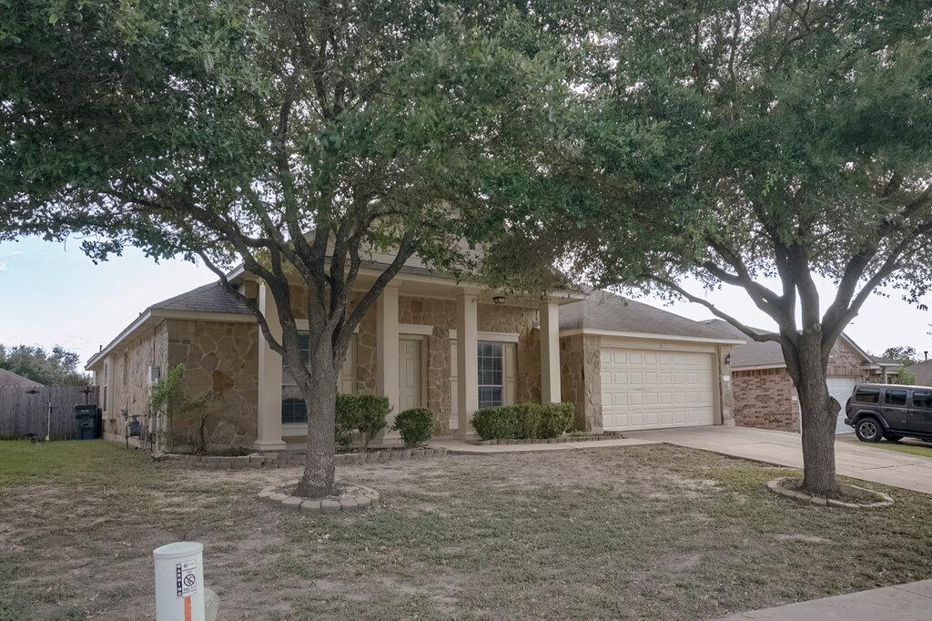1313 Honey Blossom Dr Property Photo 1