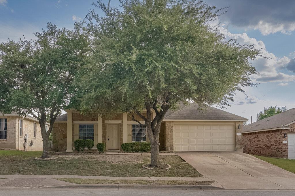 1313 Honey Blossom Dr Property Photo 2