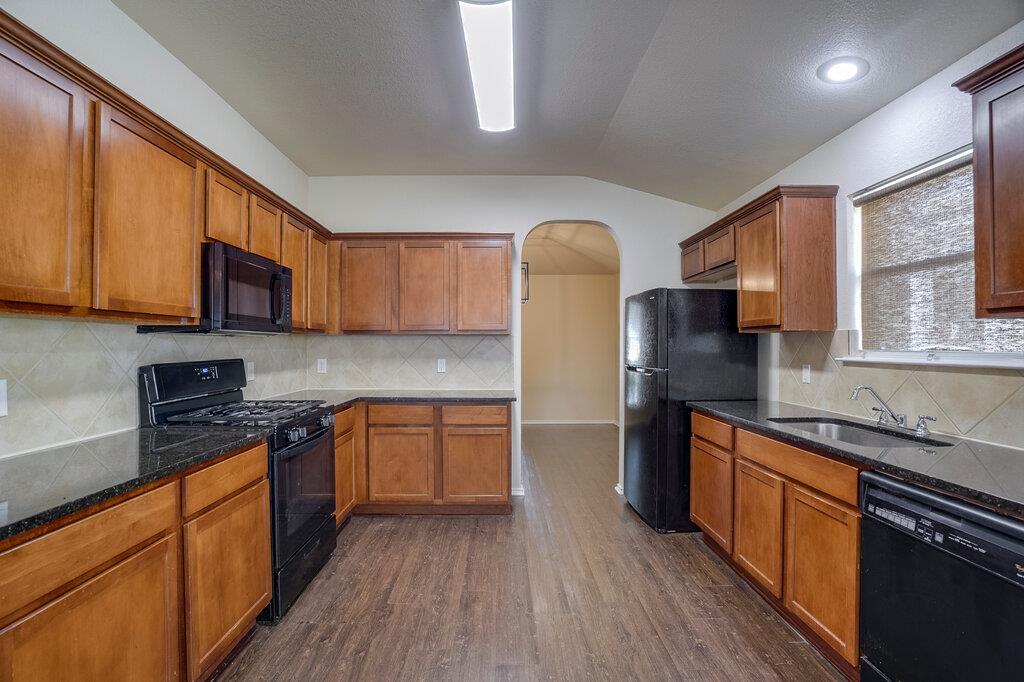 1313 Honey Blossom Dr Property Photo 4