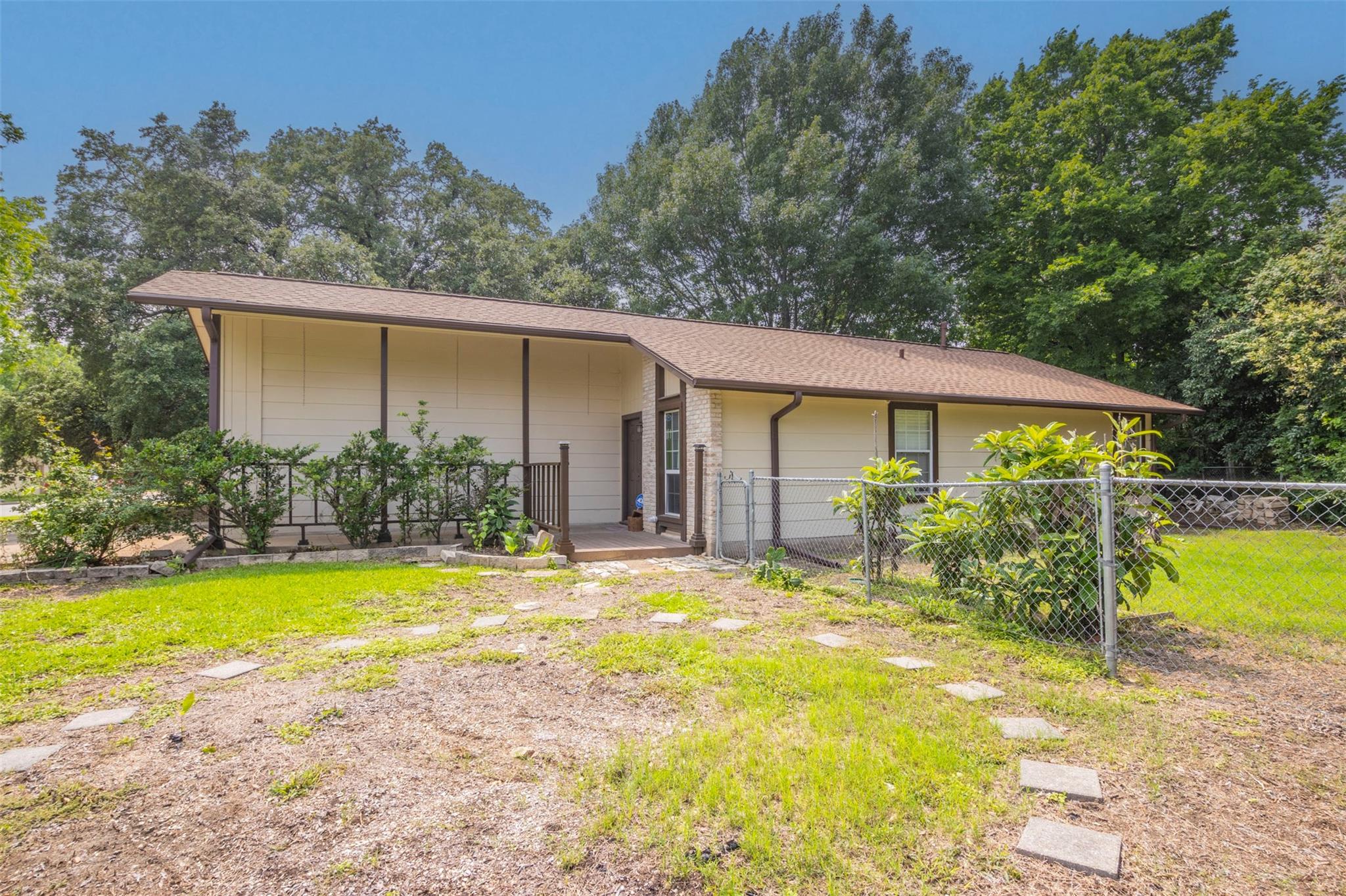 2520 BITTER CREEK Dr Property Photo 1