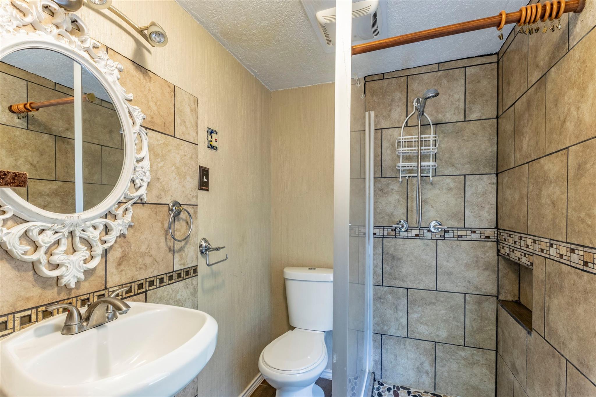 2520 Bitter Creek Dr Property Photo 18