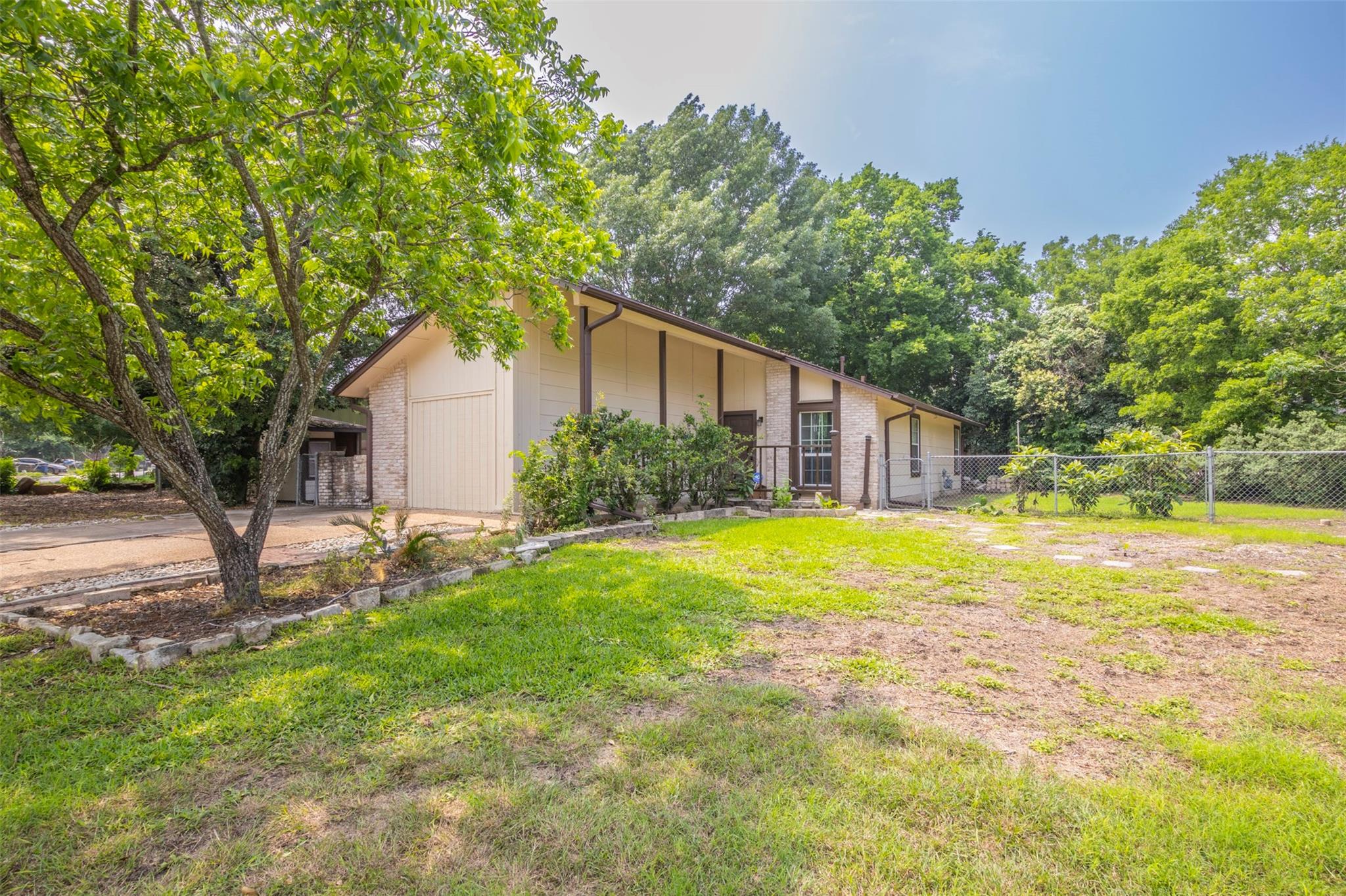 2520 Bitter Creek Dr Property Photo 19
