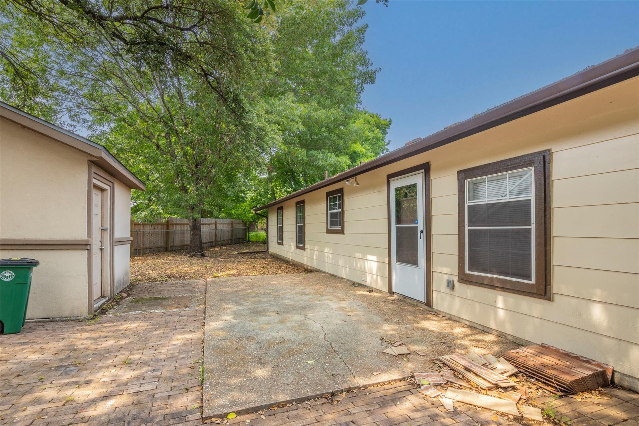 2520 Bitter Creek Dr Property Photo 22