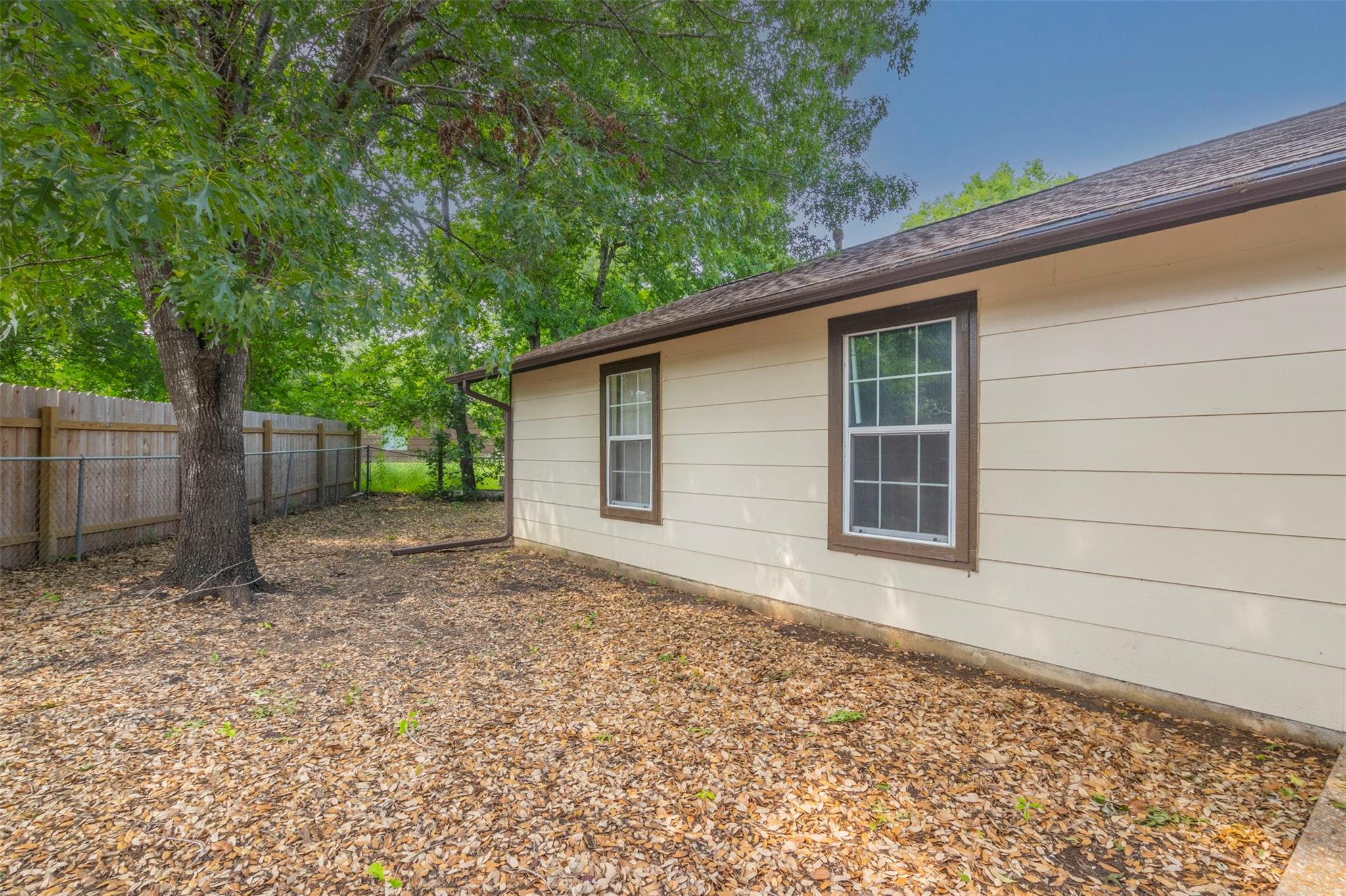 2520 Bitter Creek Dr Property Photo 24