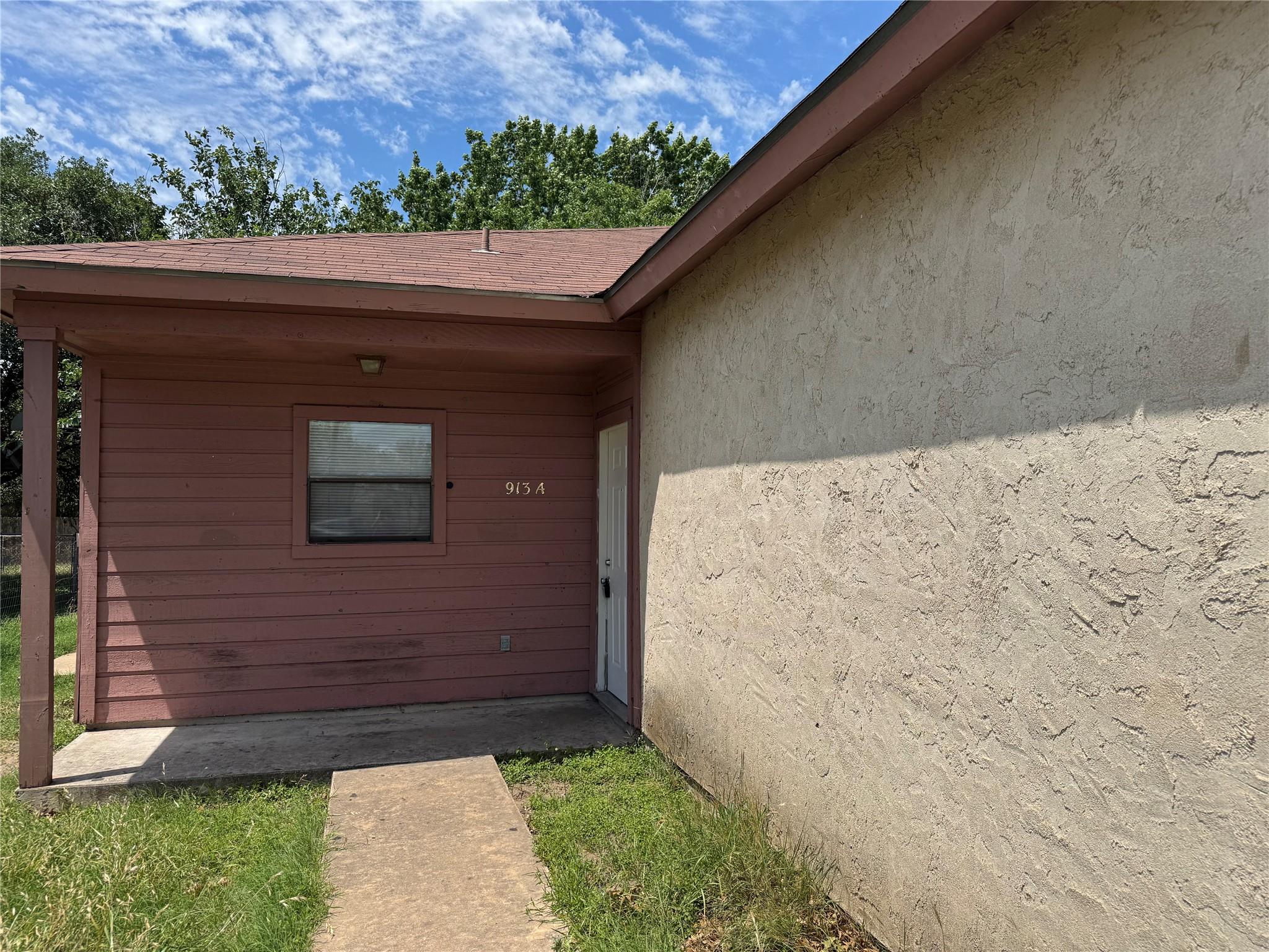 913 Crockett St Property Photo