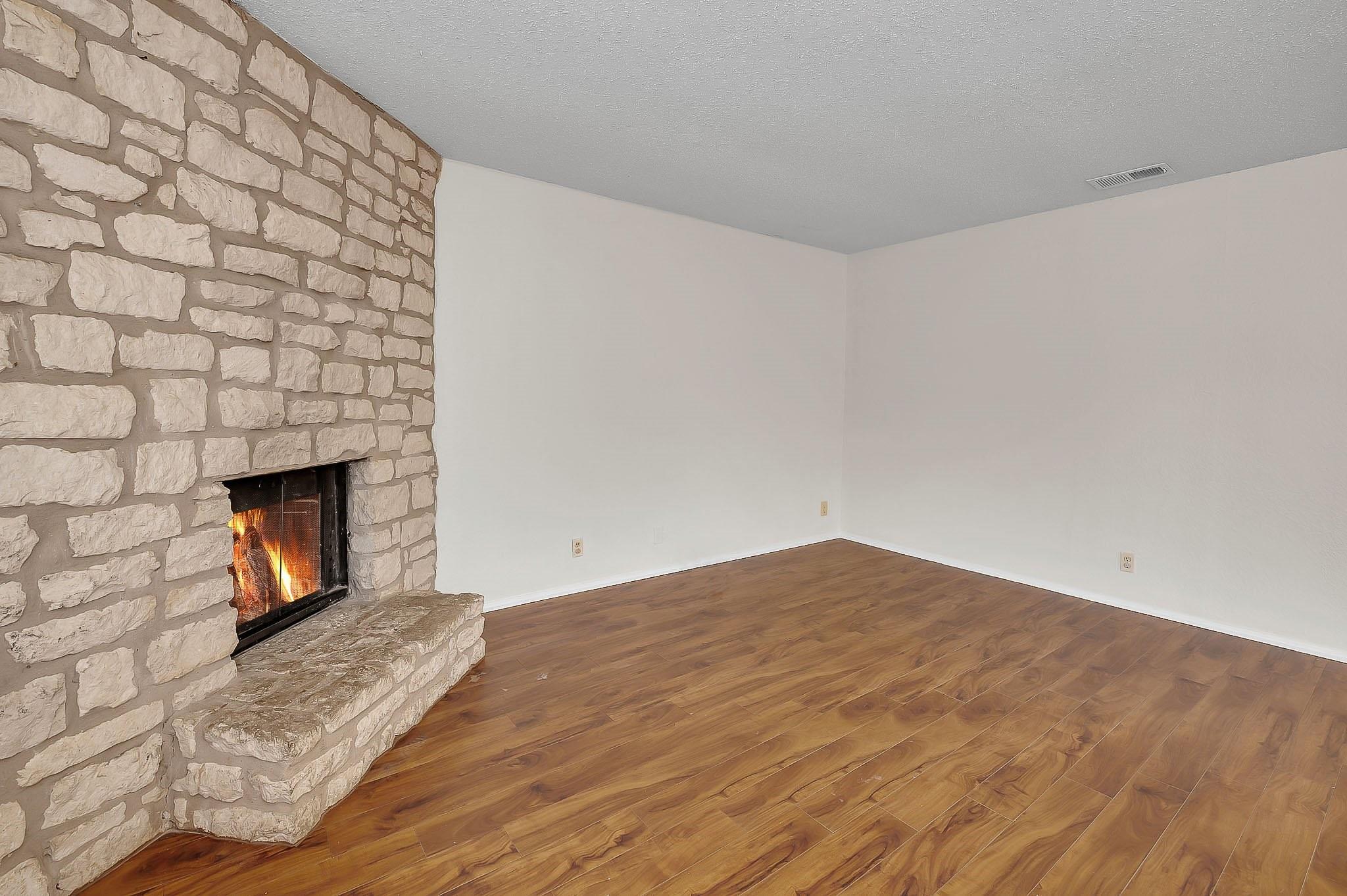 500 Algerita Dr #c Property Photo 5
