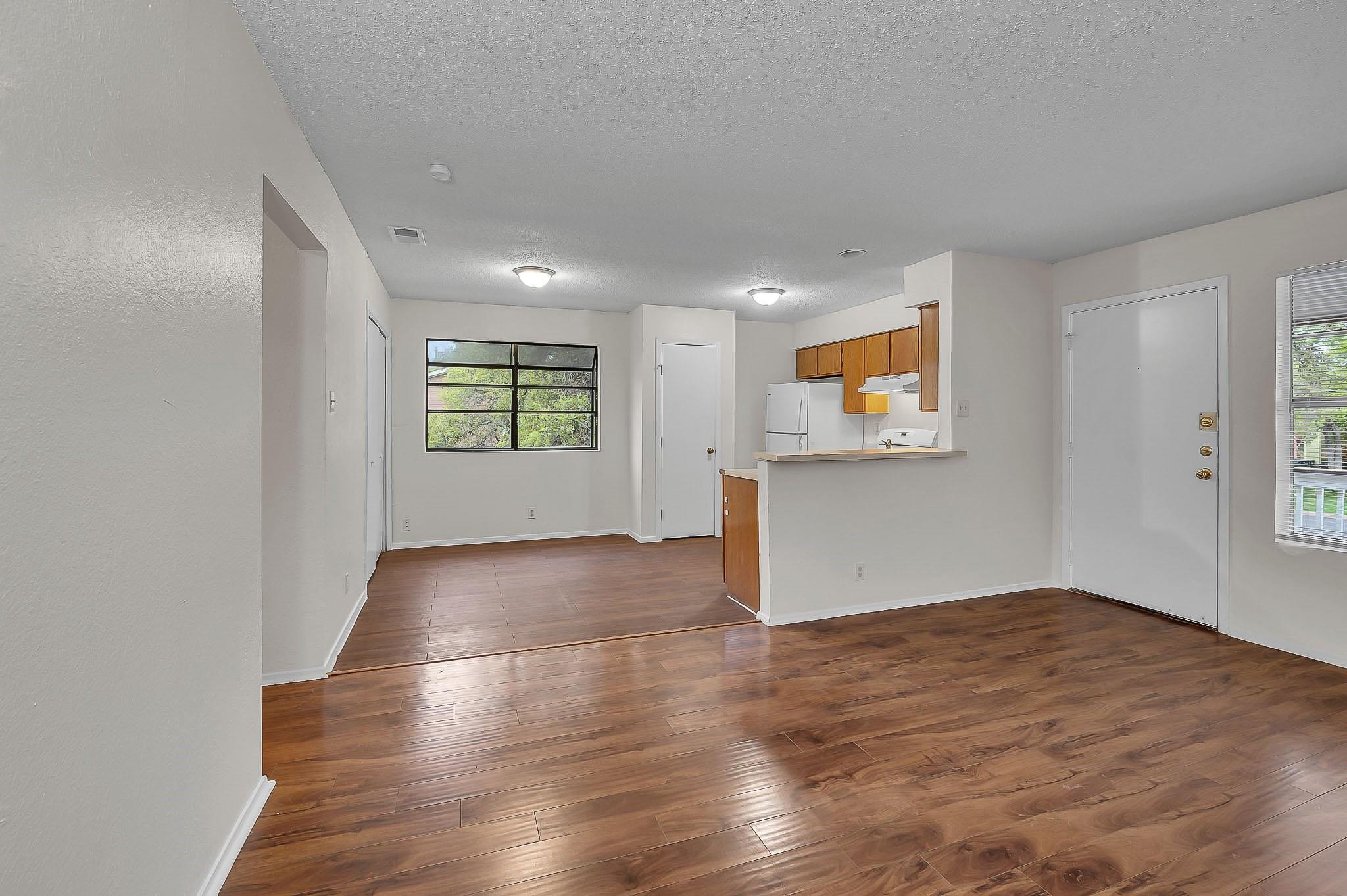500 Algerita Dr #c Property Photo 8