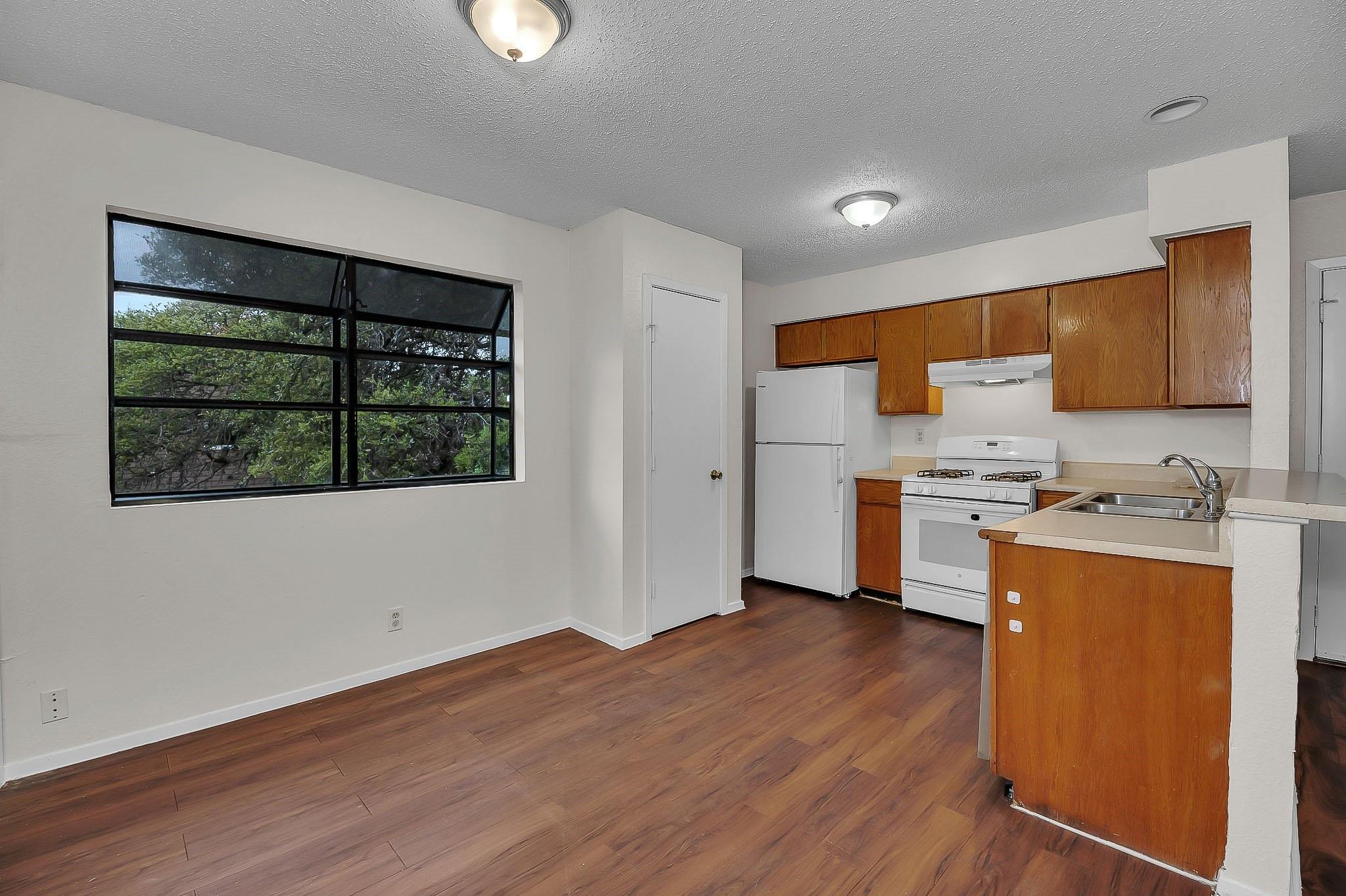 500 Algerita Dr #c Property Photo 10