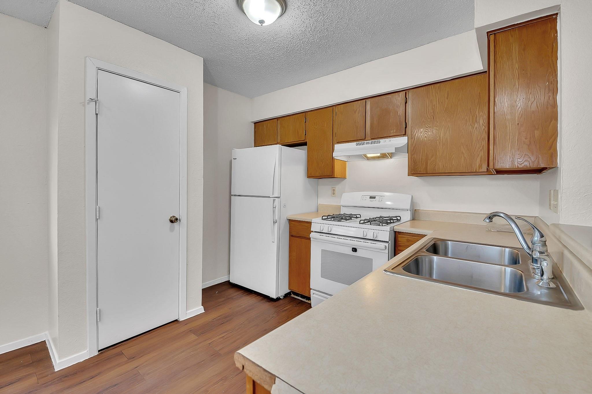 500 Algerita Dr #c Property Photo 12