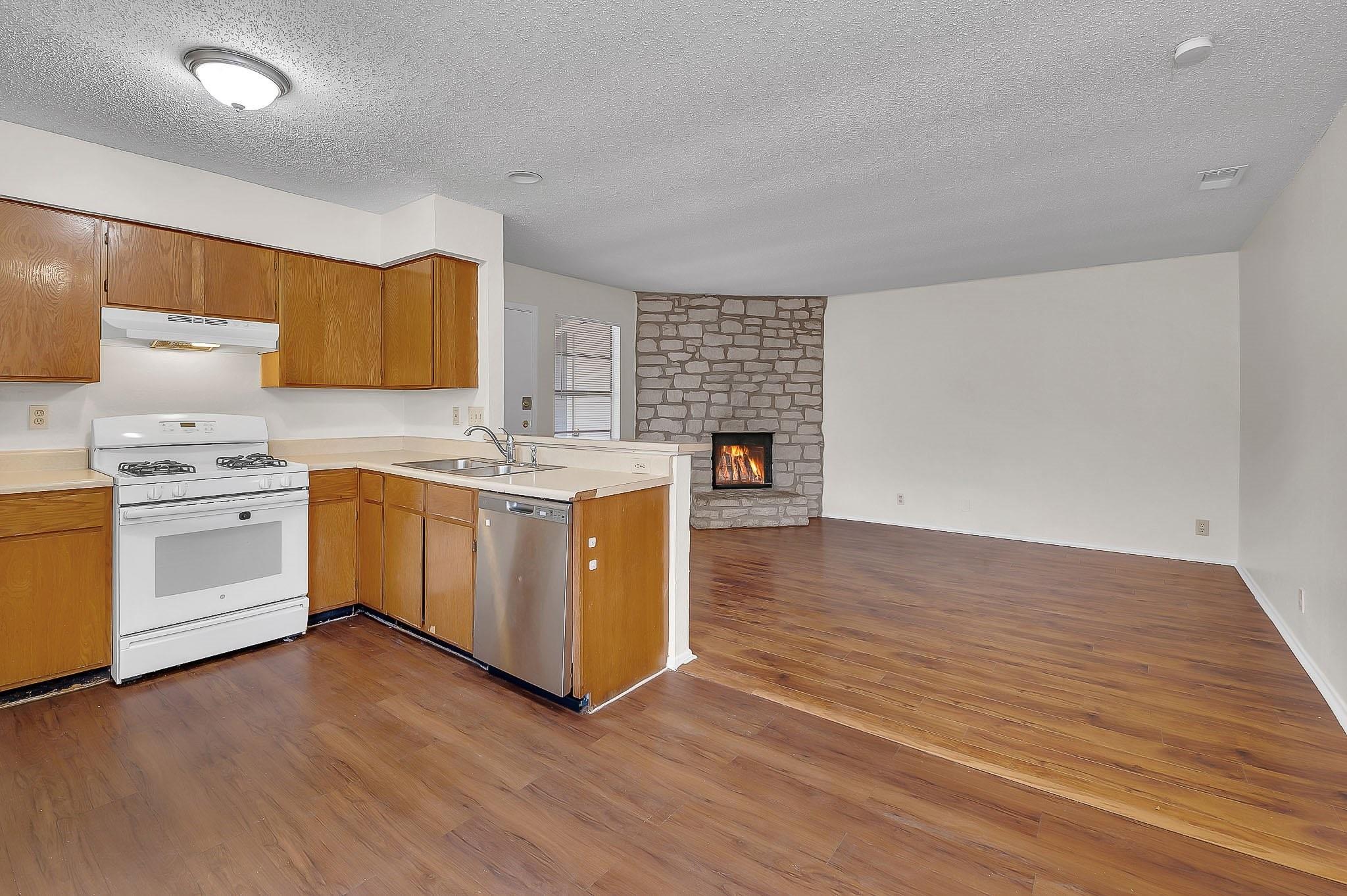 500 Algerita Dr #c Property Photo 17
