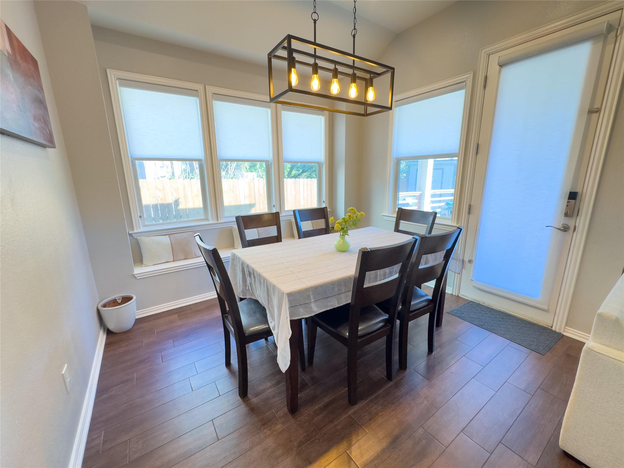 2410 Aspen Meadow Rd Property Photo 6