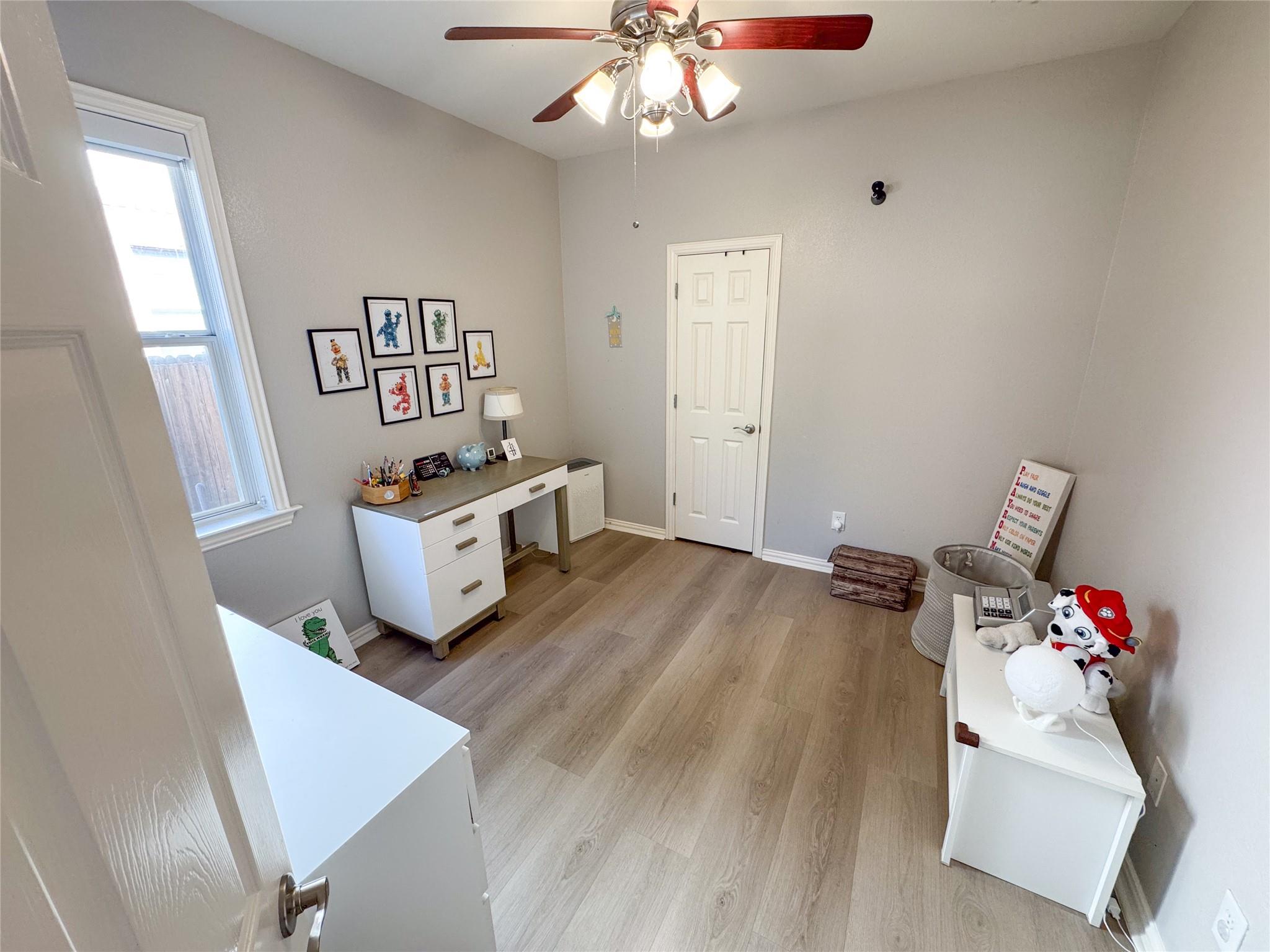 2410 Aspen Meadow Rd Property Photo 18