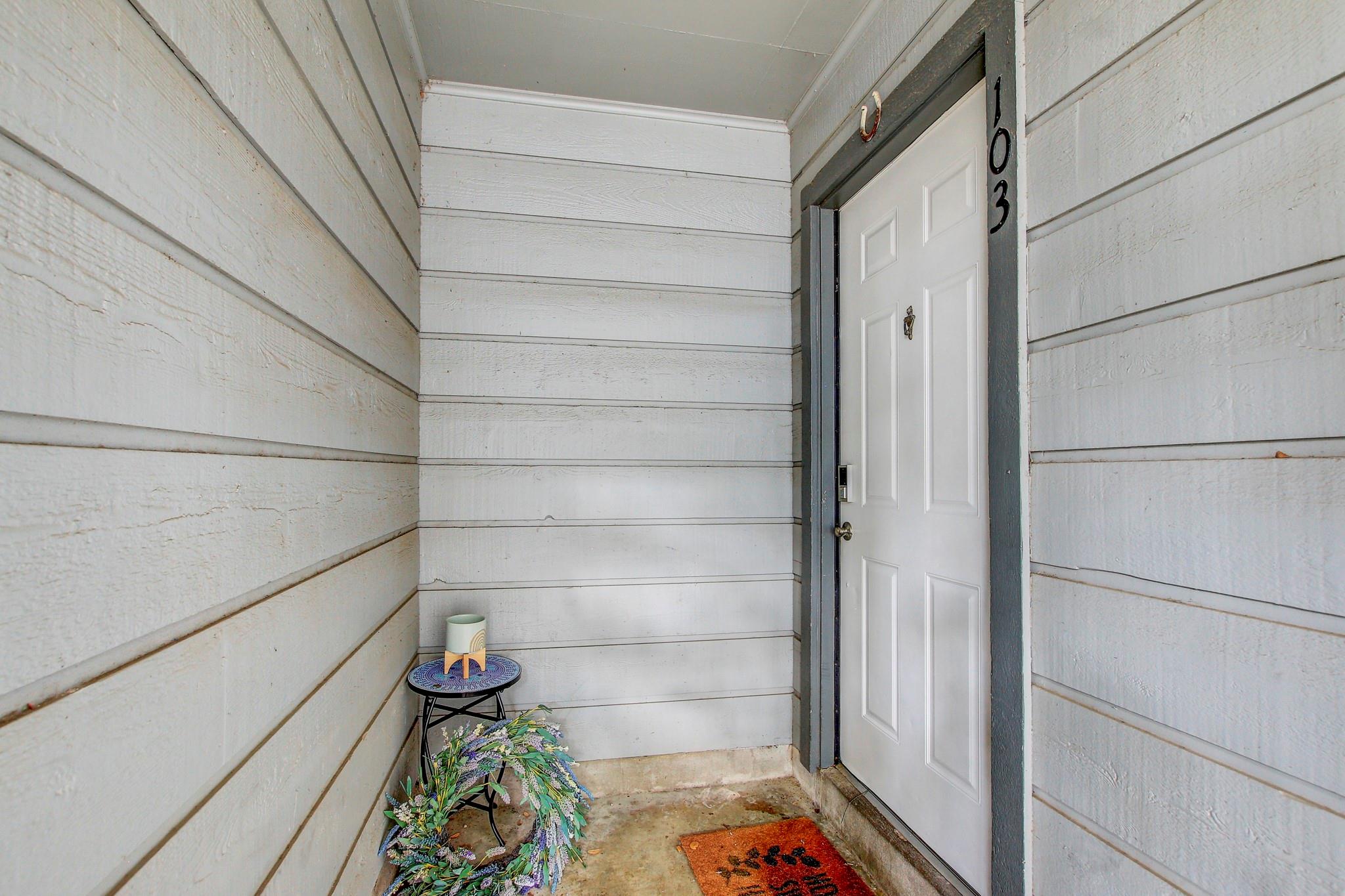 803 W 28th St #103 Property Photo 19