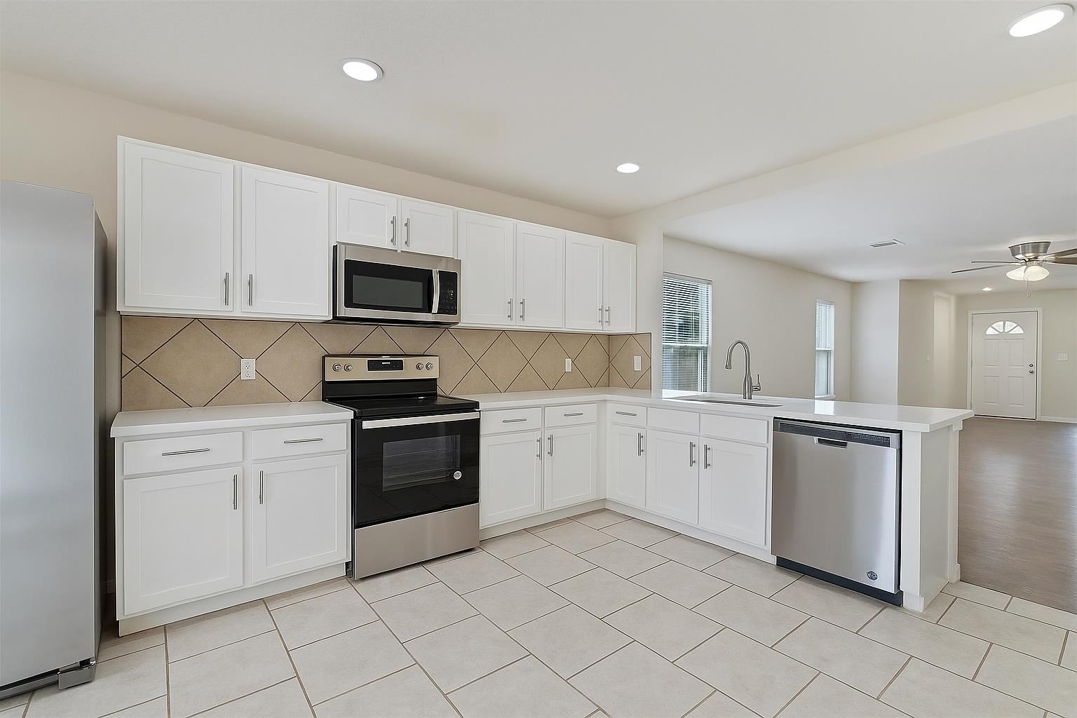 7432 Cayenne Ln Property Photo 2