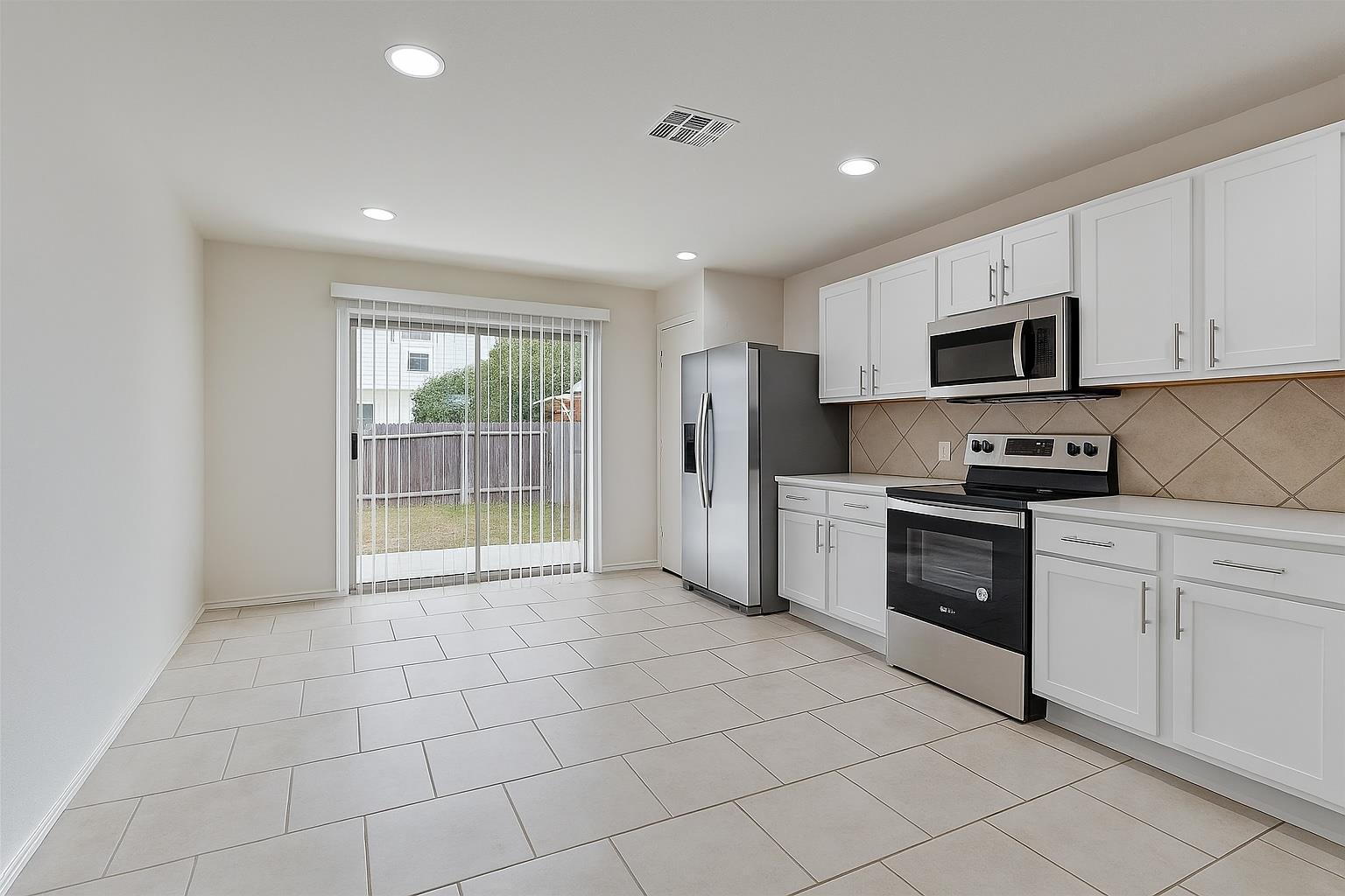 7432 Cayenne Ln Property Photo 7
