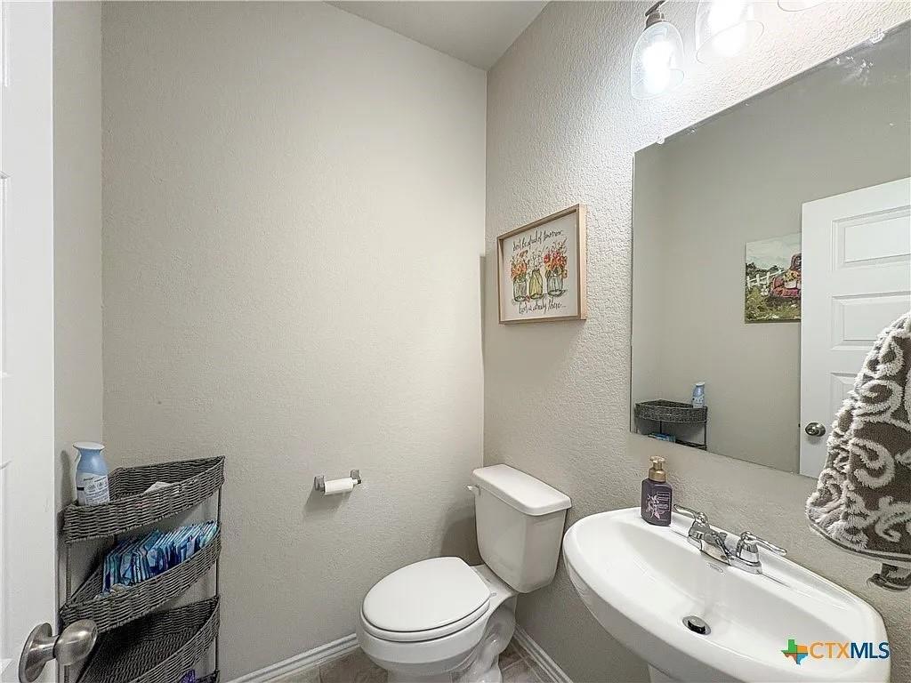 2072 Adeline Way Property Photo 10
