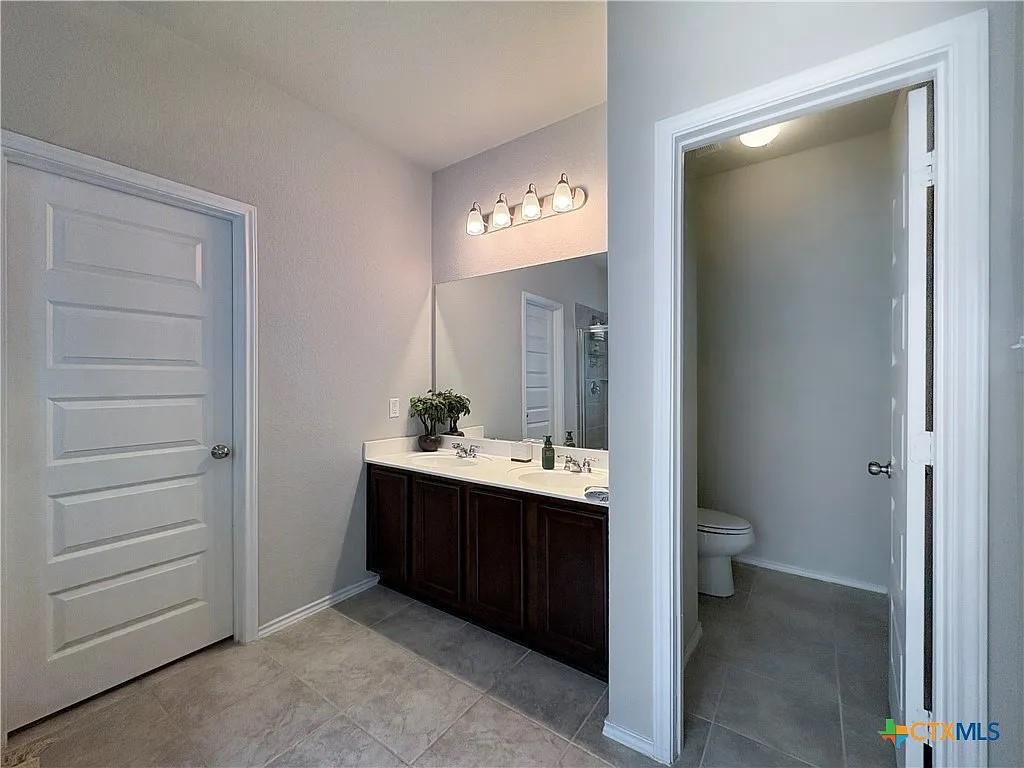 2072 Adeline Way Property Photo 23