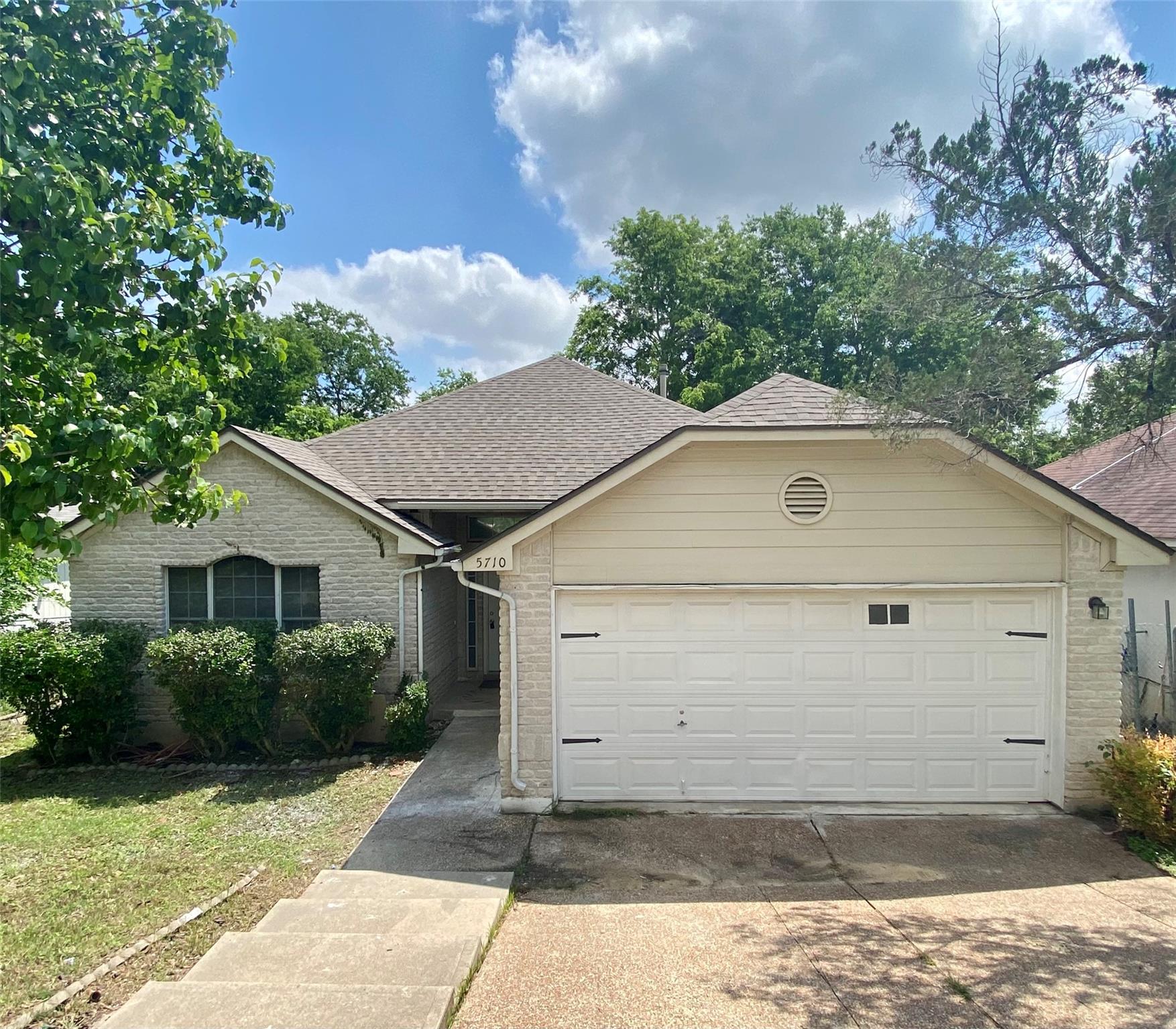 5710 Lark Creek Dr Property Photo 1