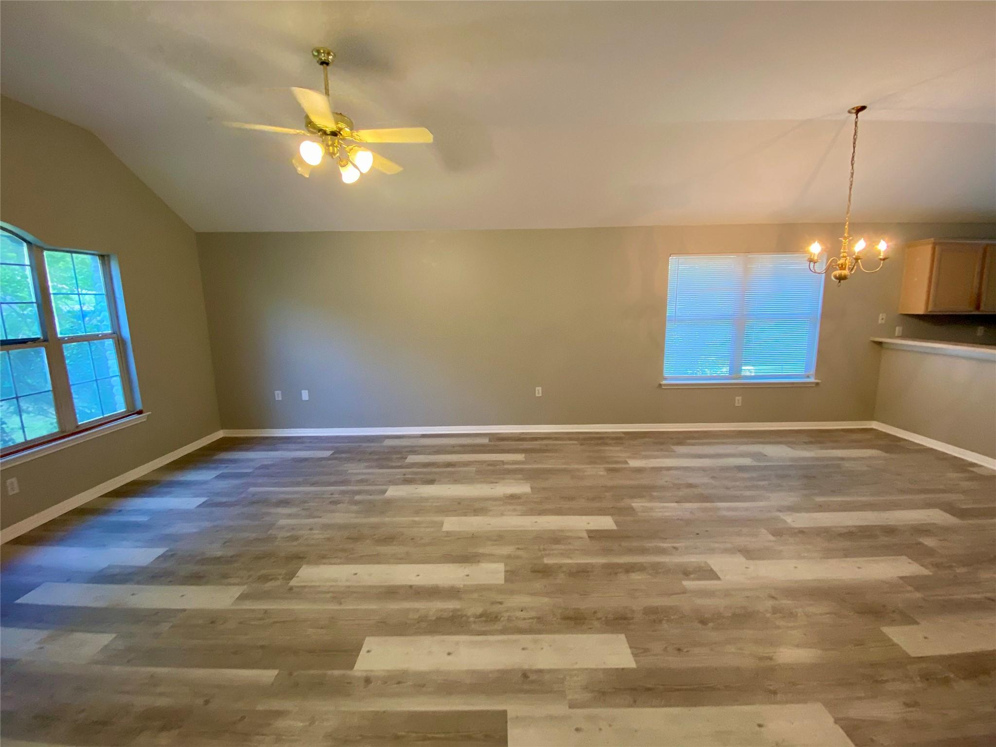 5710 Lark Creek Dr Property Photo 2