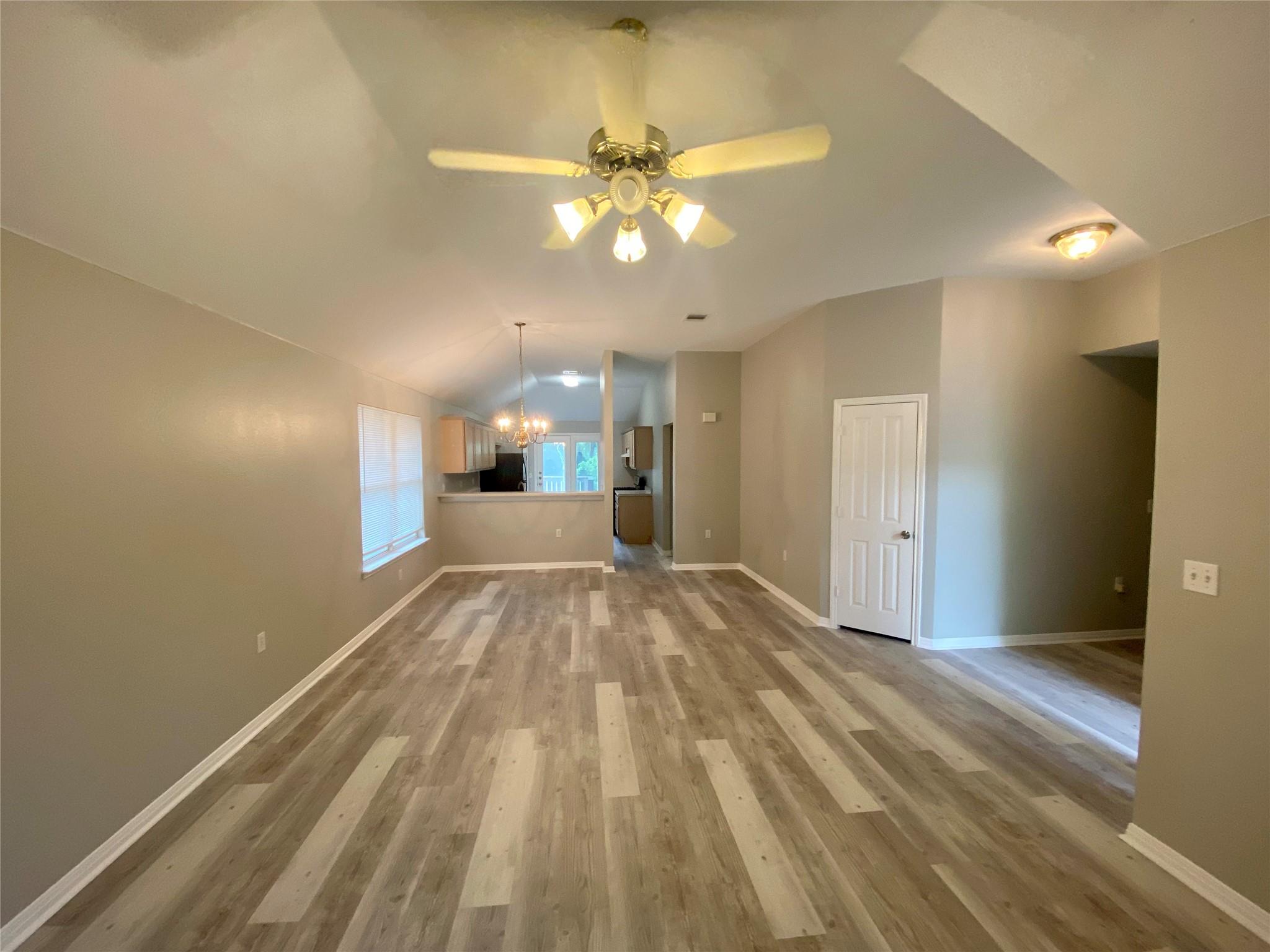 5710 Lark Creek Dr Property Photo 3