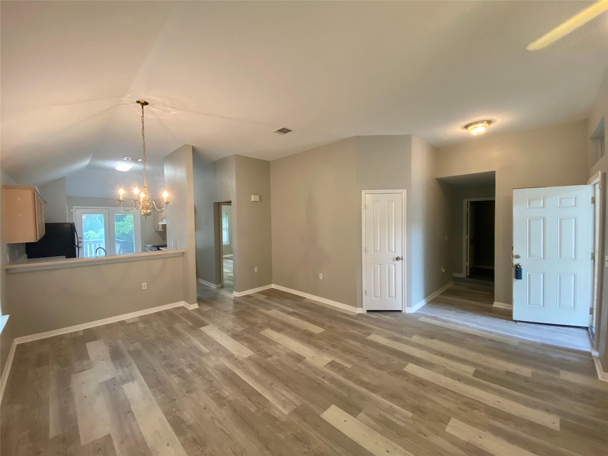 5710 Lark Creek Dr Property Photo 4