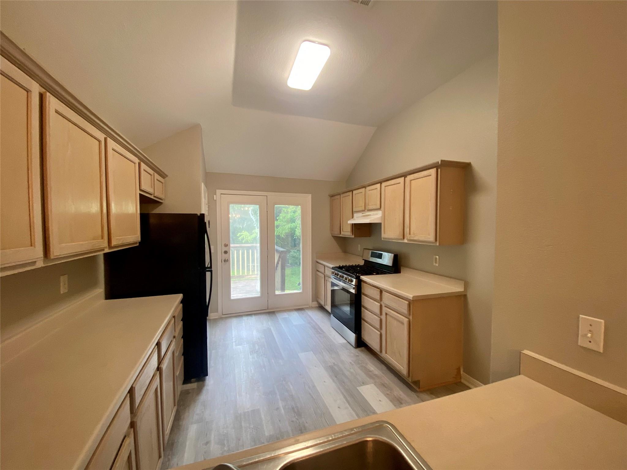5710 Lark Creek Dr Property Photo 5