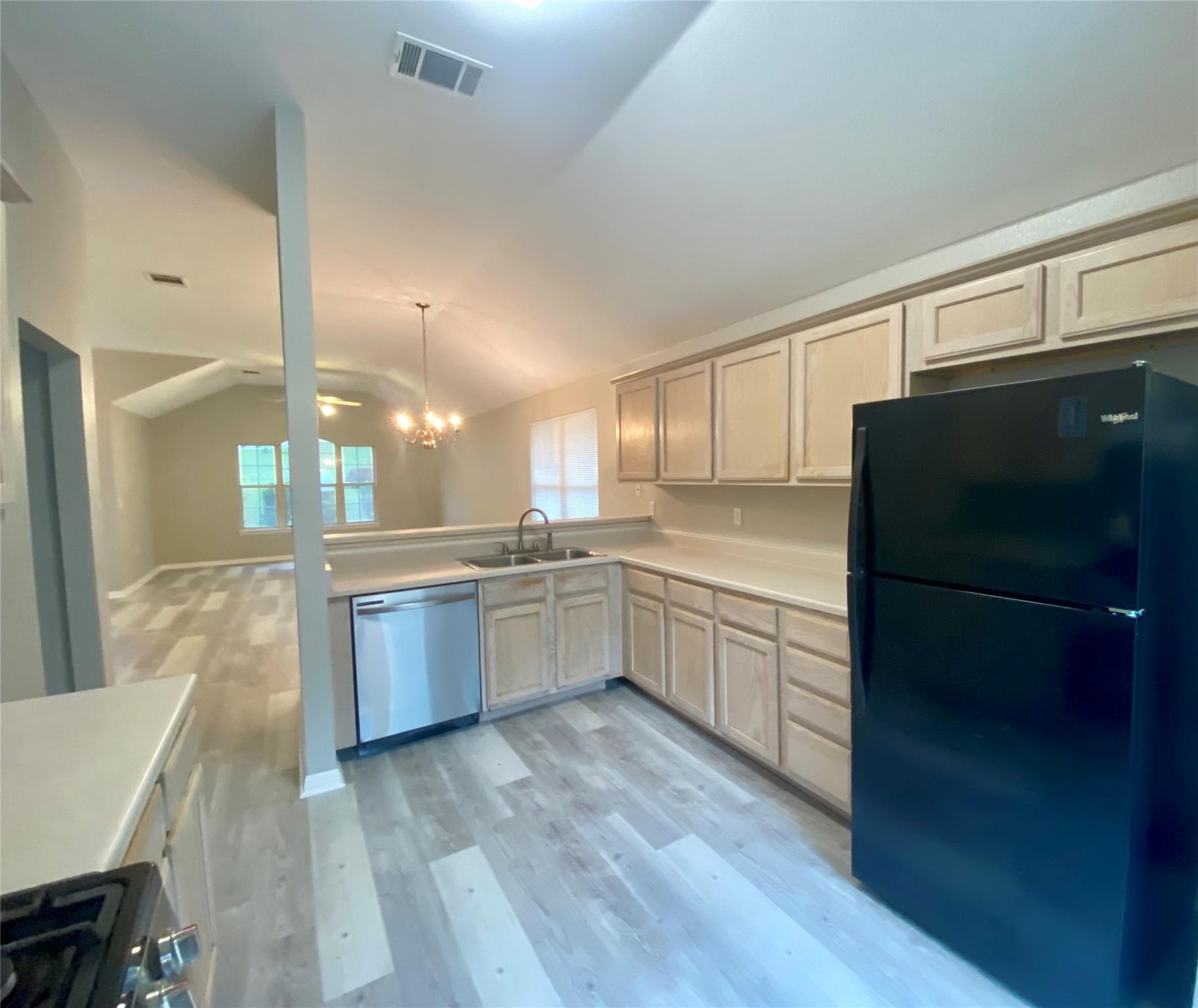 5710 Lark Creek Dr Property Photo 7