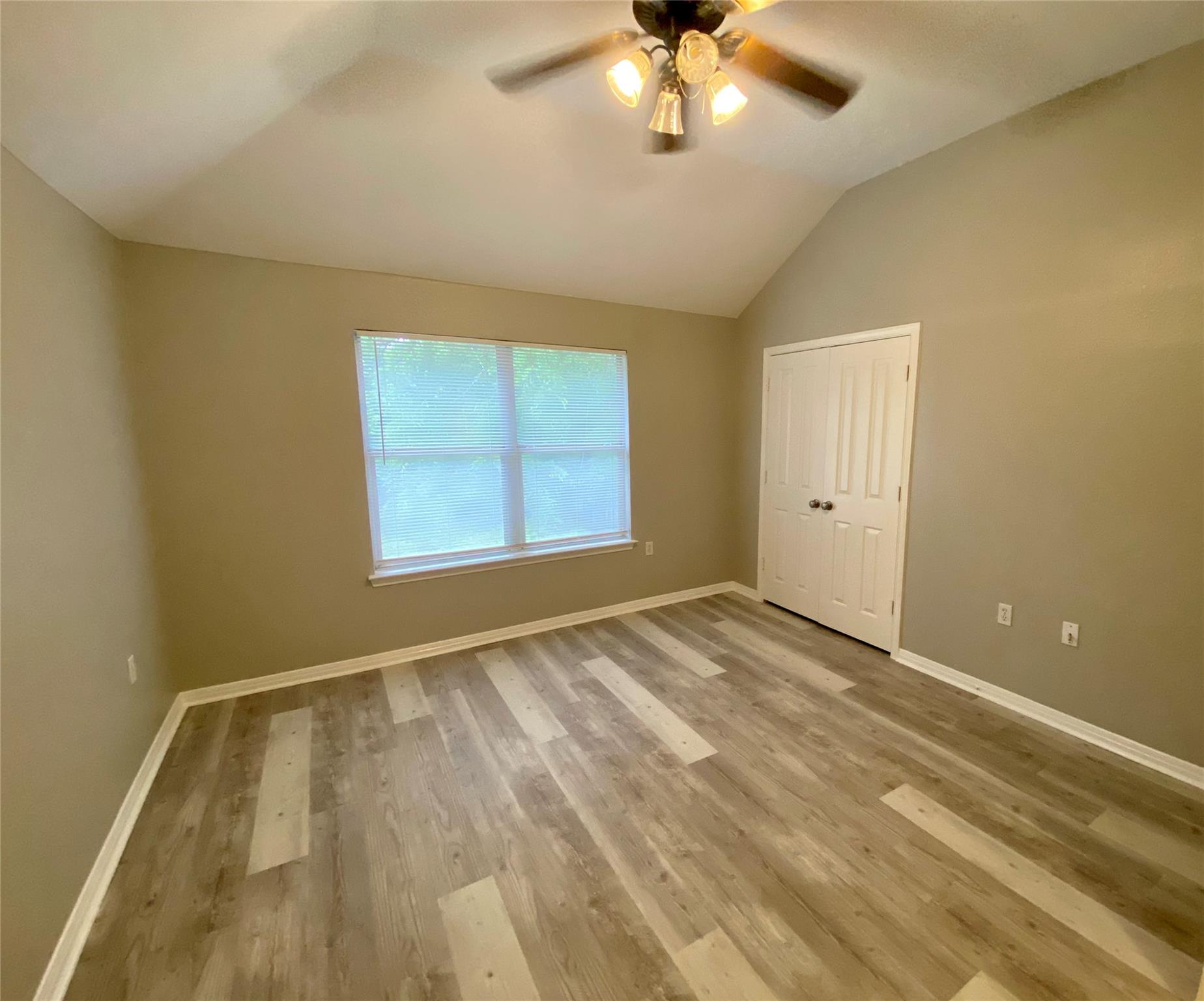 5710 Lark Creek Dr Property Photo 8
