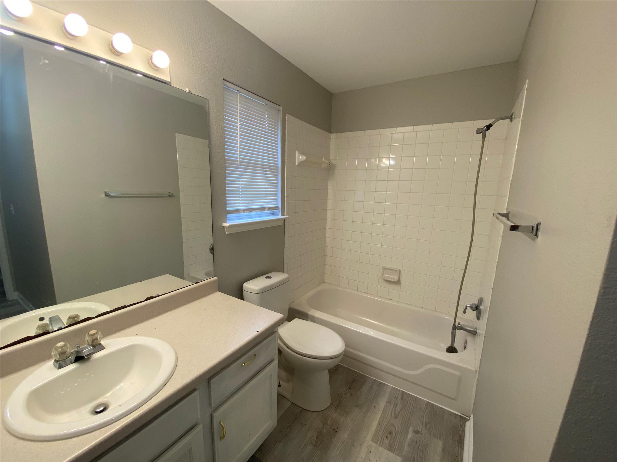 5710 Lark Creek Dr Property Photo 14