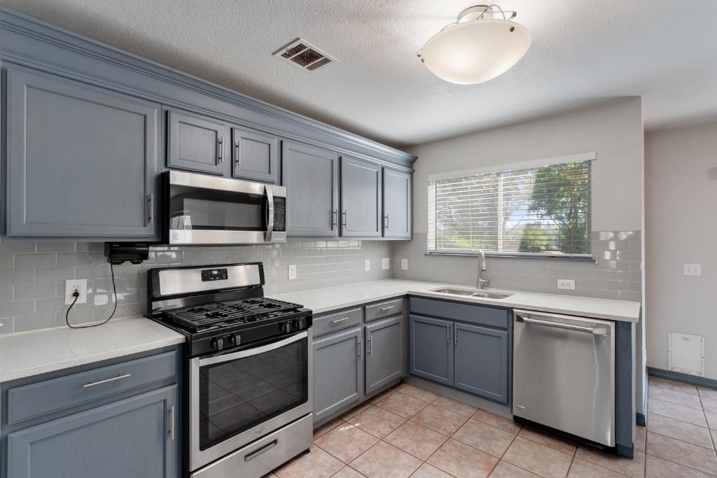 8001 Brienne Dr Property Photo 10