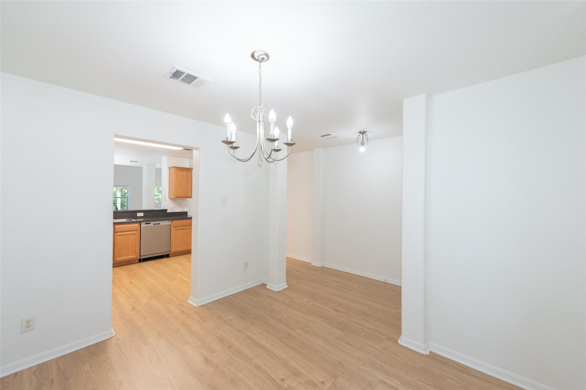 3717 Holden Ct Property Photo 5