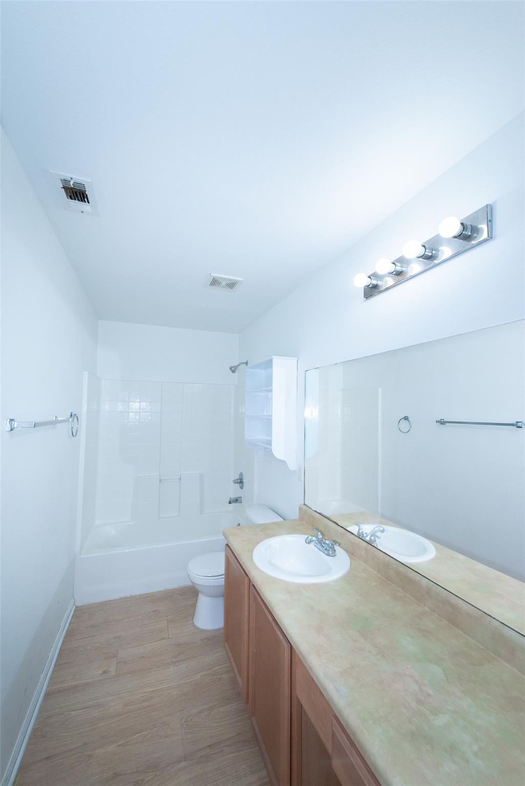 3717 Holden Ct Property Photo 24