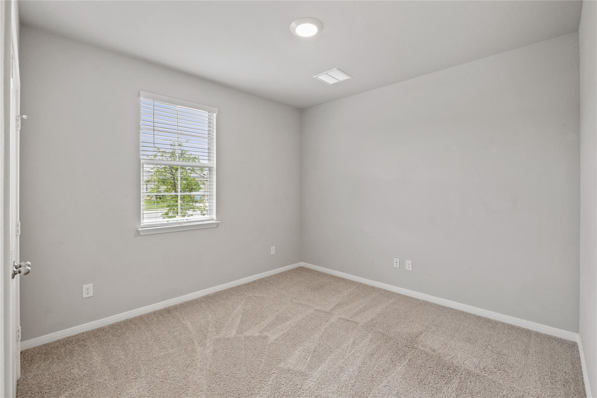 173 Frostweed Dr Property Photo 6
